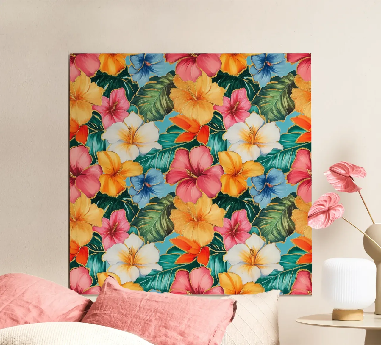 Fiori hawaiani dorati poster con telaio in plastica da Botanical Pattern House