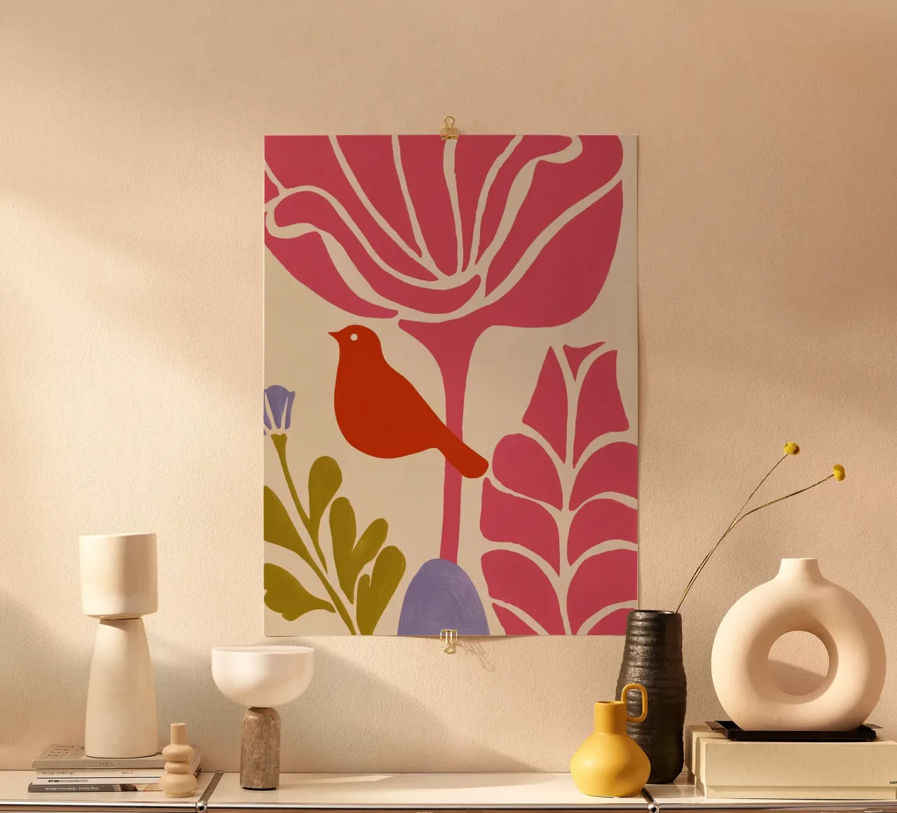Uccello rosso nel Giardino Matisse poster con telaio in legno da Autofocus