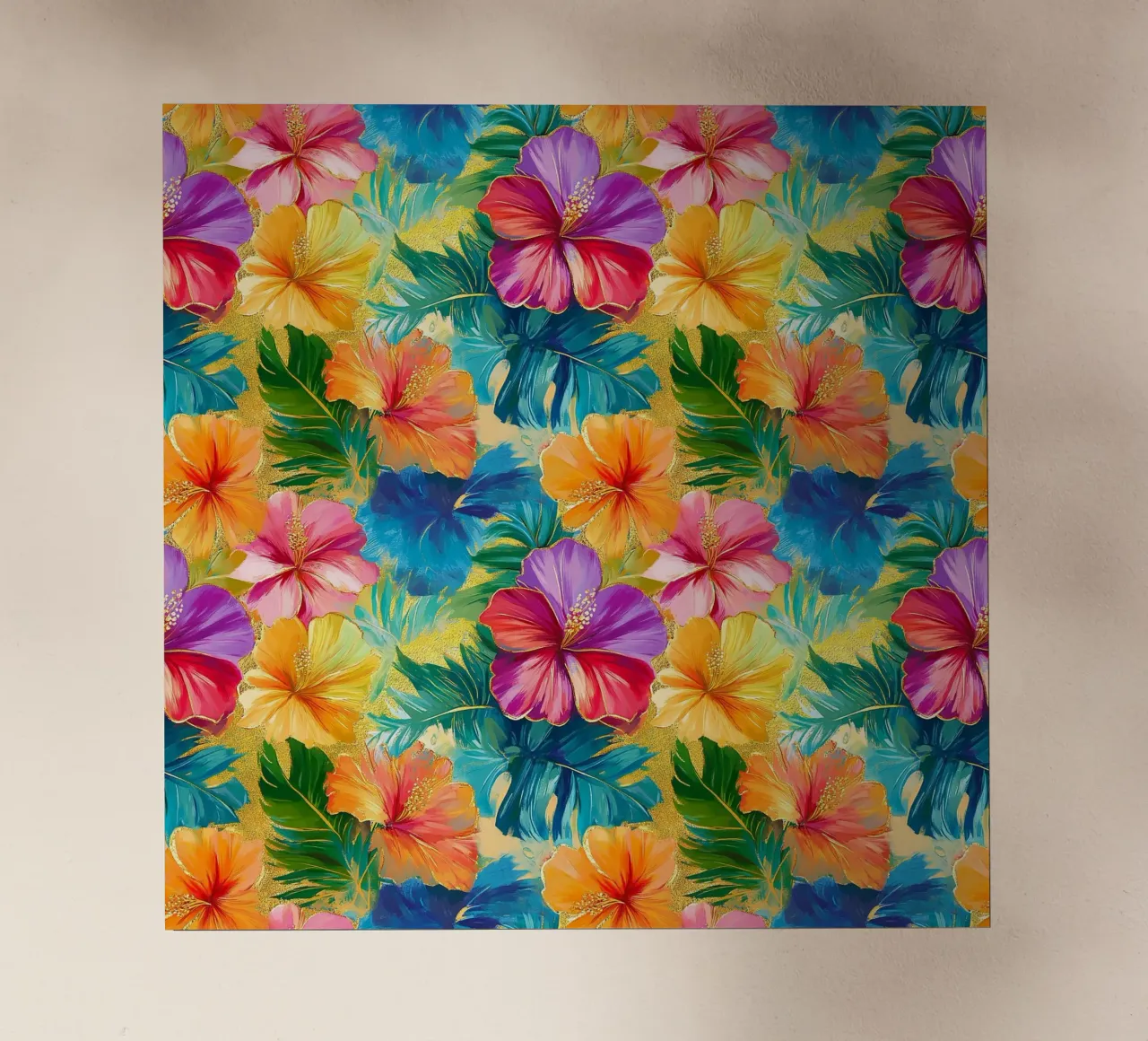 Fiori hawaiani dorati pellicola backlit da Botanical Pattern House