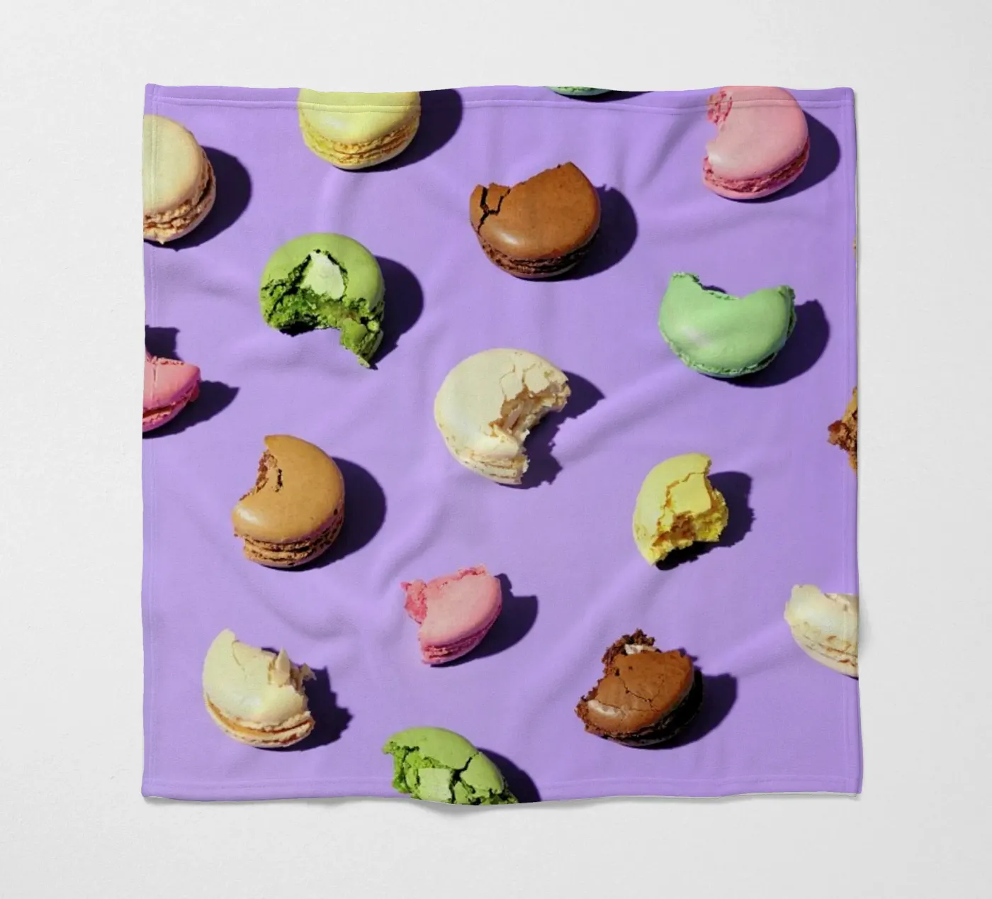 Macroons Fleecedecke von Kyla Elaine