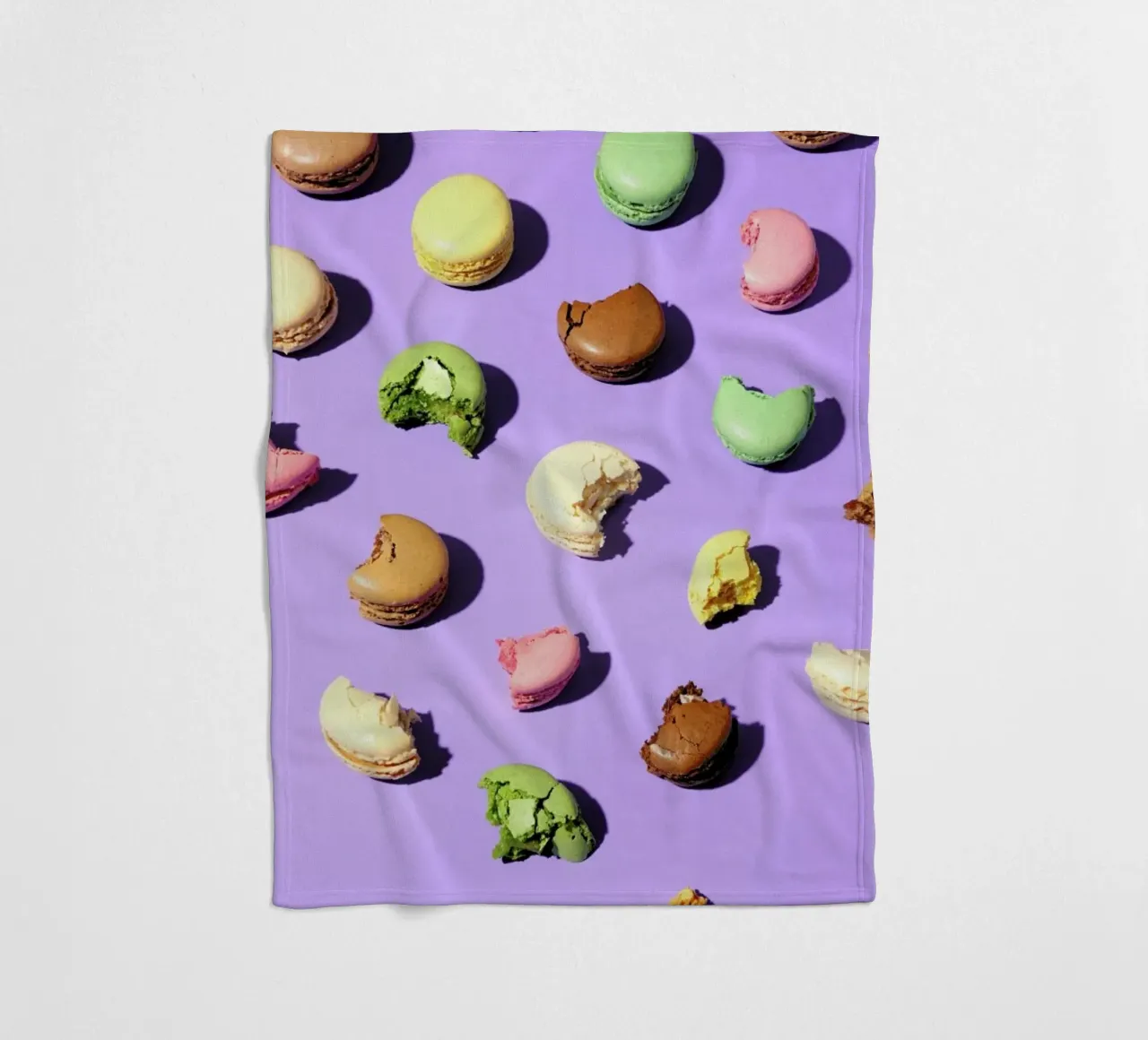 Macroons Fleecedecke von Kyla Elaine