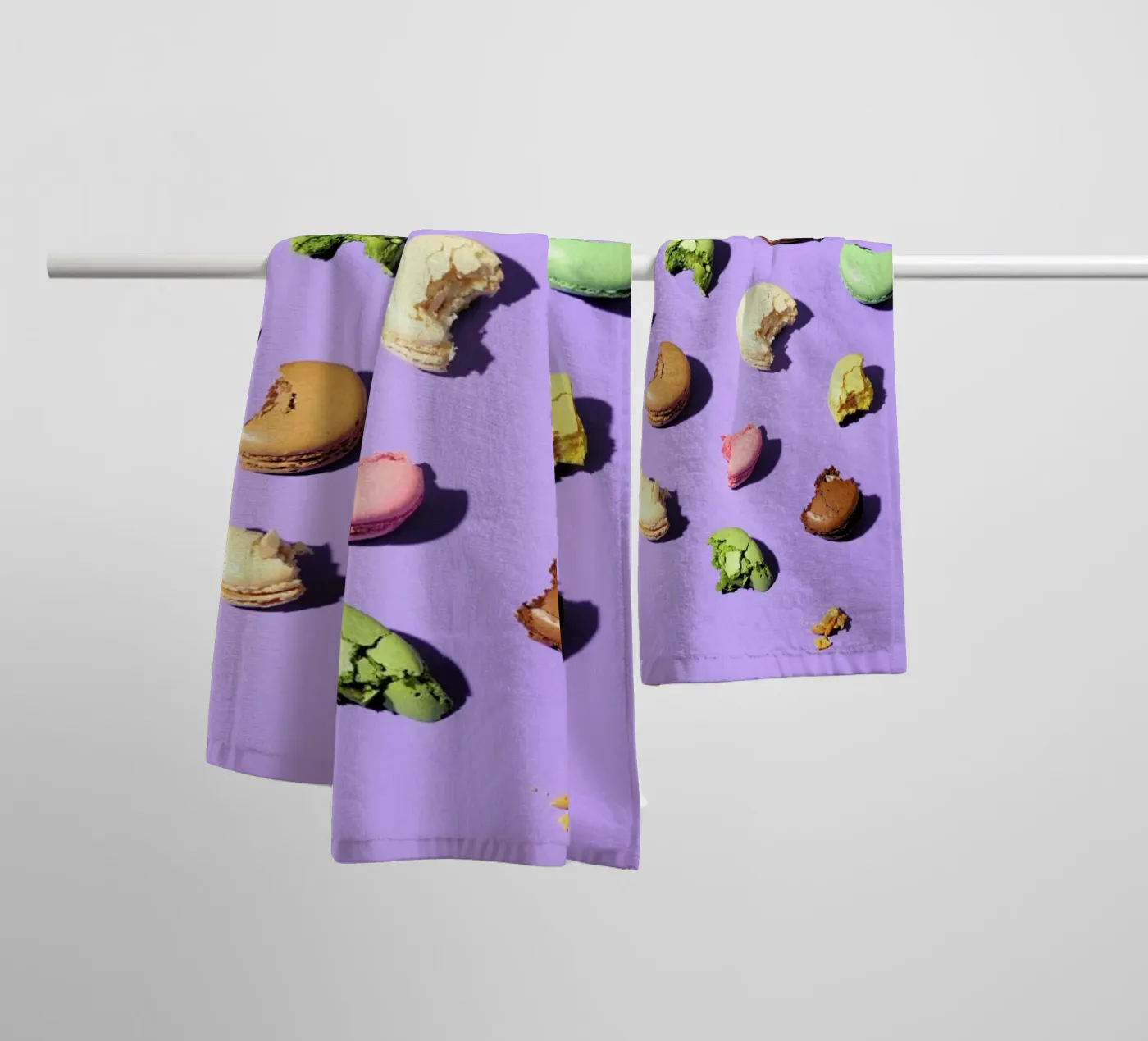 Macroons badhanddoek van Kyla Elaine