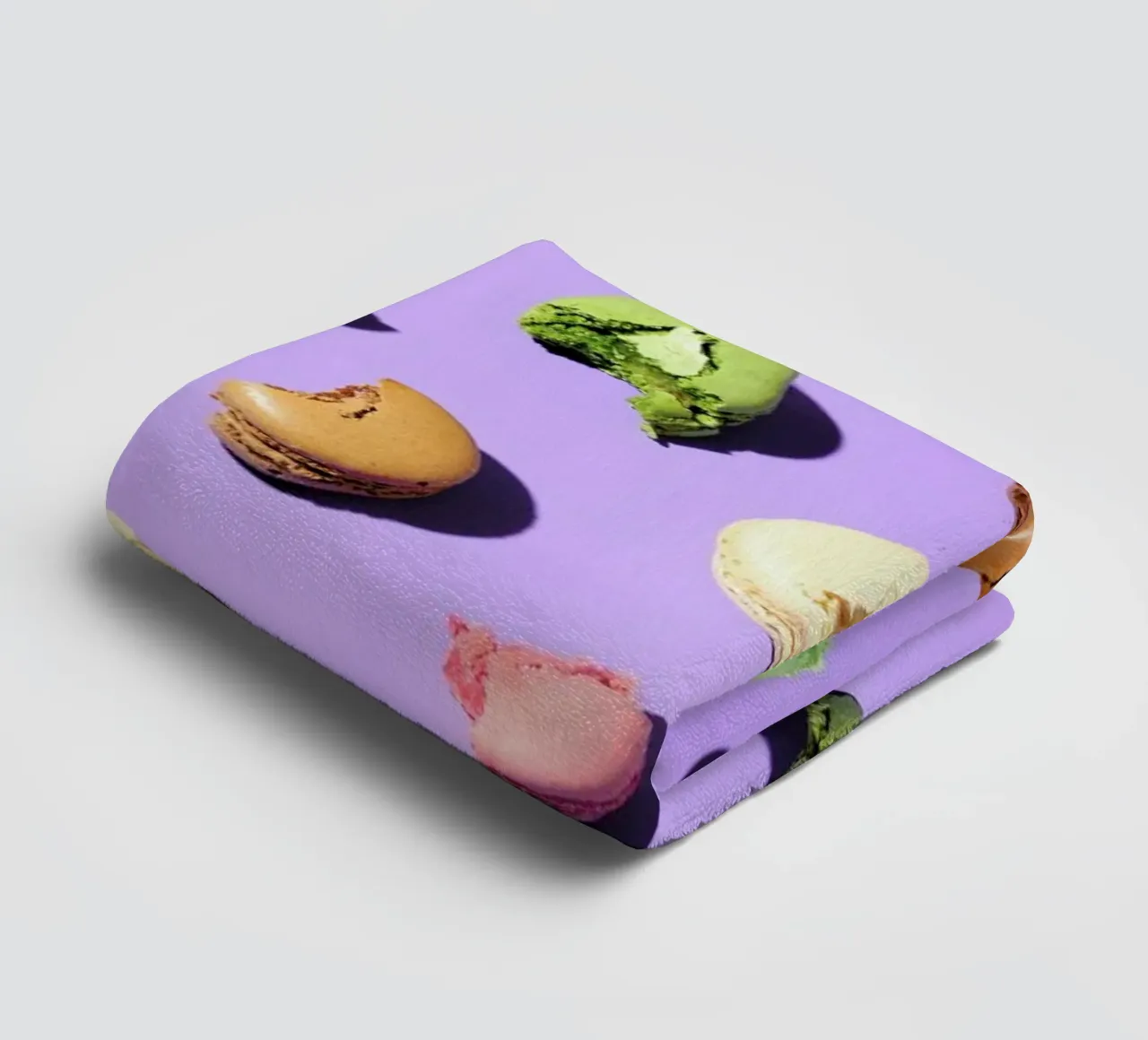 Macroons badhanddoek van Kyla Elaine