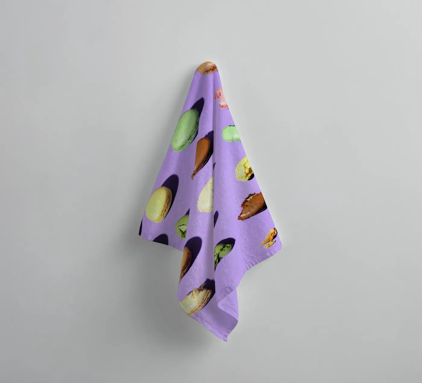 Macroons badhanddoek van Kyla Elaine