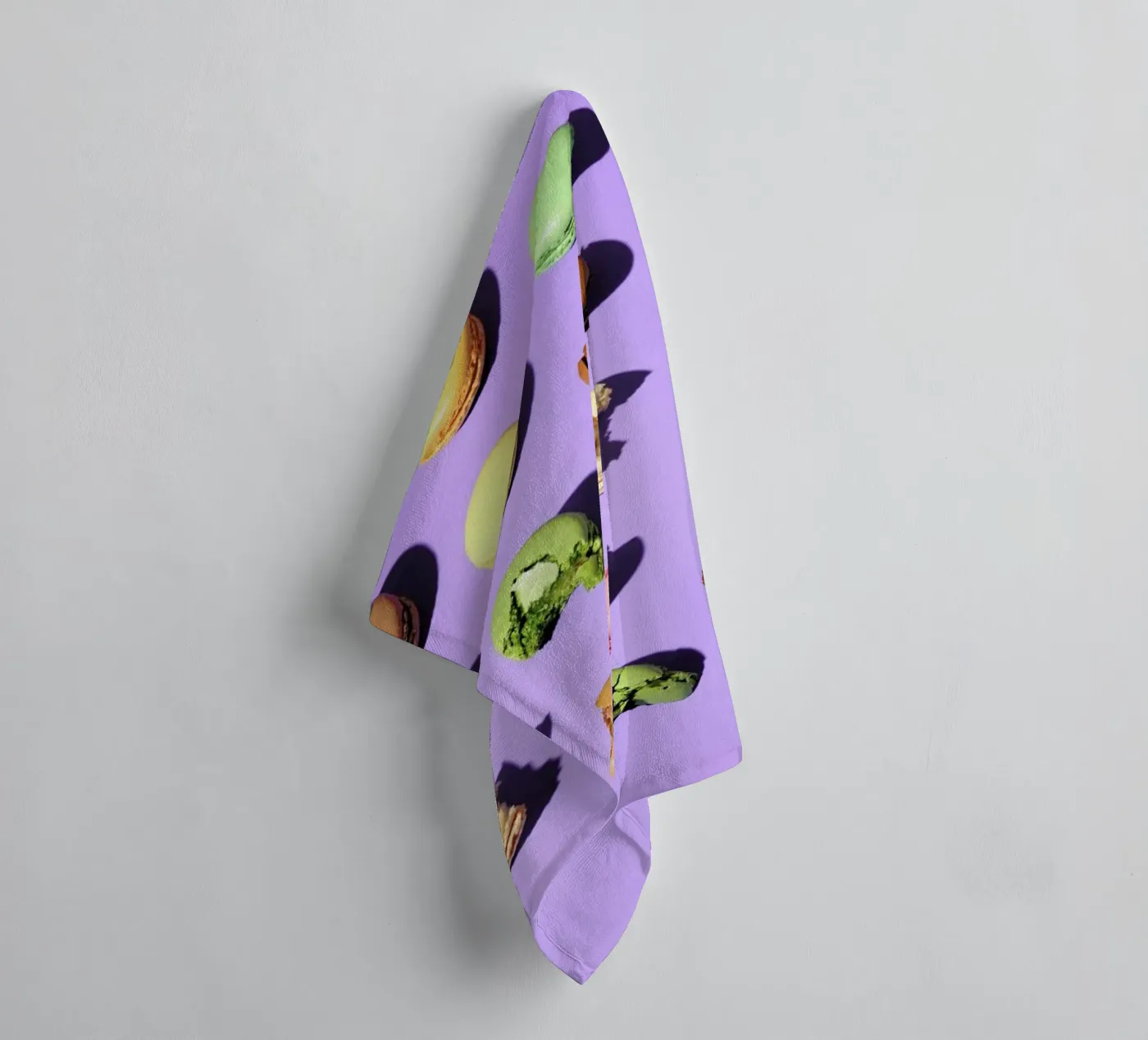 Macroons badhanddoek van Kyla Elaine