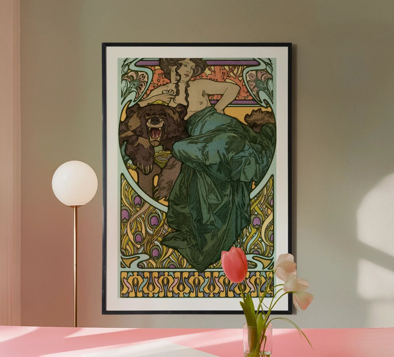 Alphonse Mucha - Frau und Bär (1902) Poster von Analic