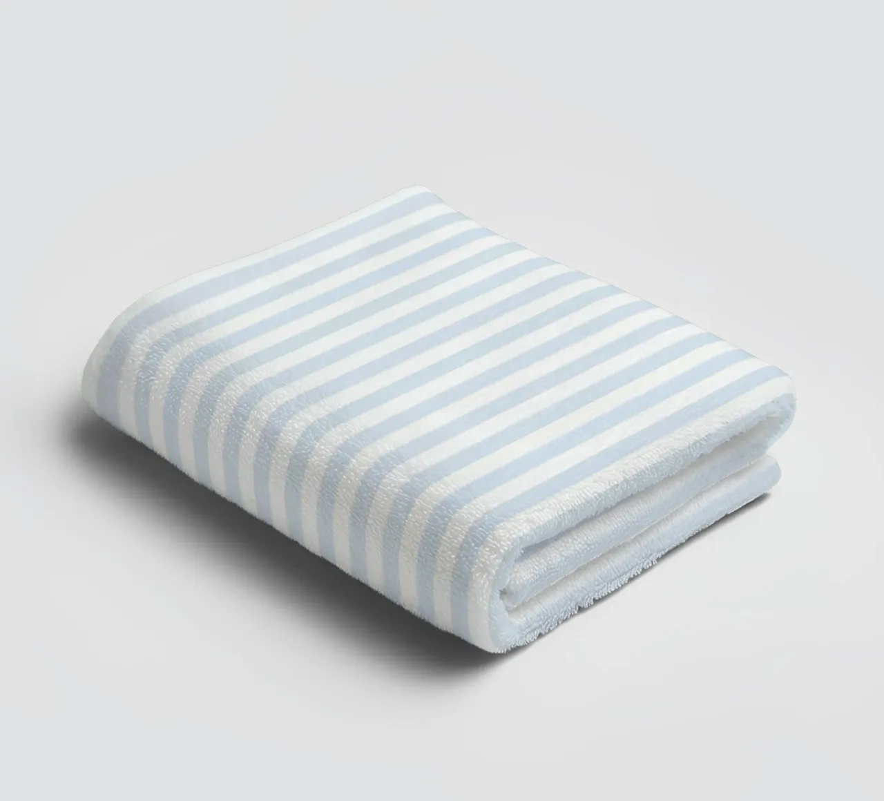 Vertical Light Blue Stripes no. 2 asciugamano da bagno da apoloprints