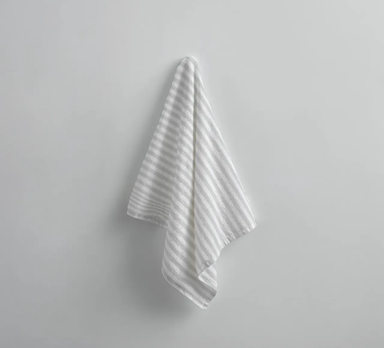 Vertical Light Gray Stripes asciugamano da bagno da apoloprints