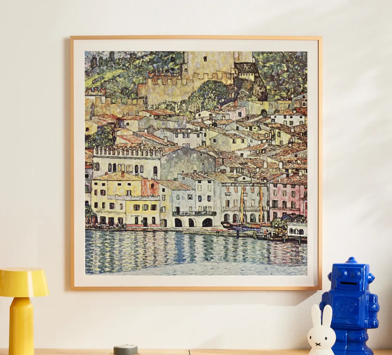 Malcesine sul lago di Garda di Gustav Klimt 1913 poster con telaio in plastica da Venus Art