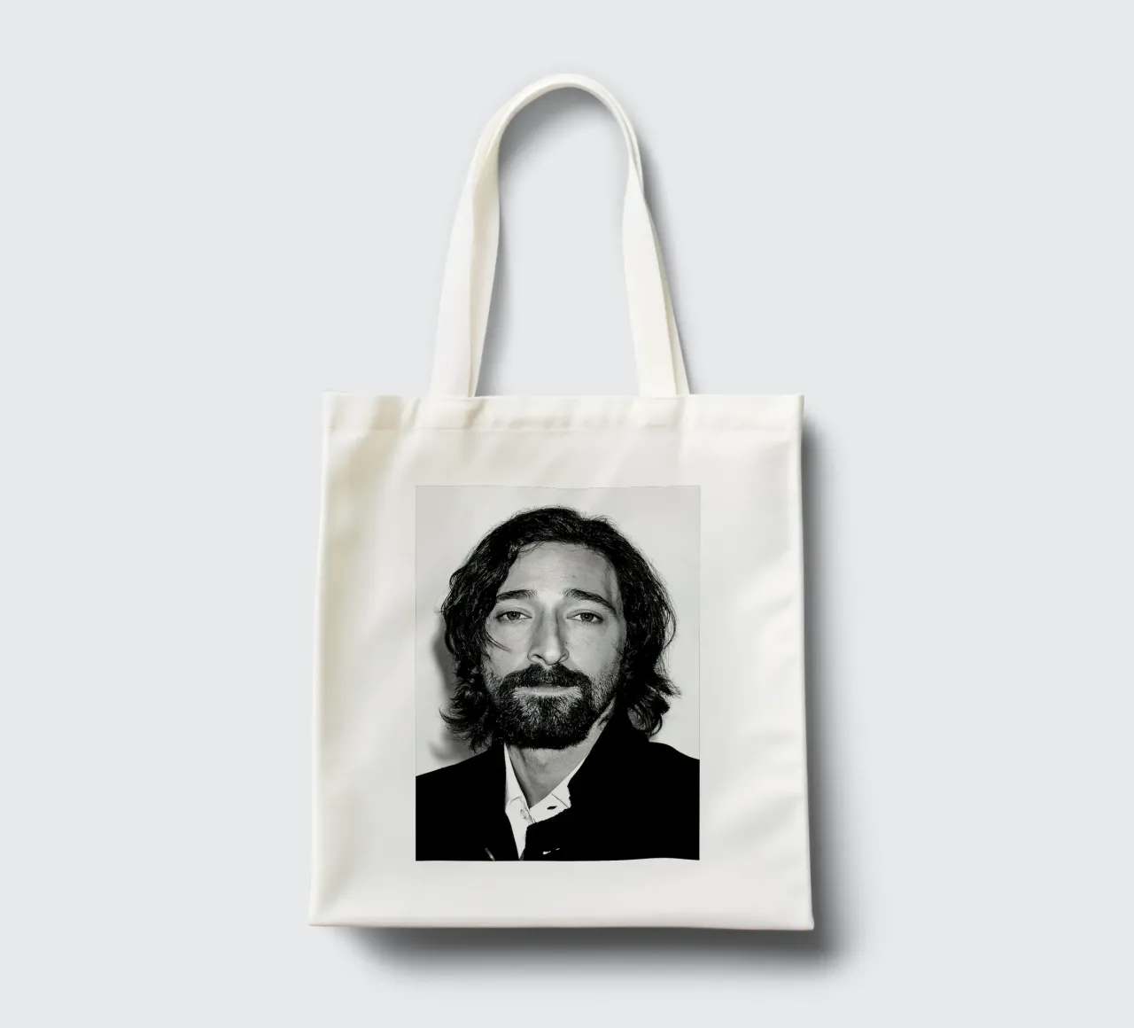 Adrien Brody d'epoca borsa in juta da Beth Pop Culture