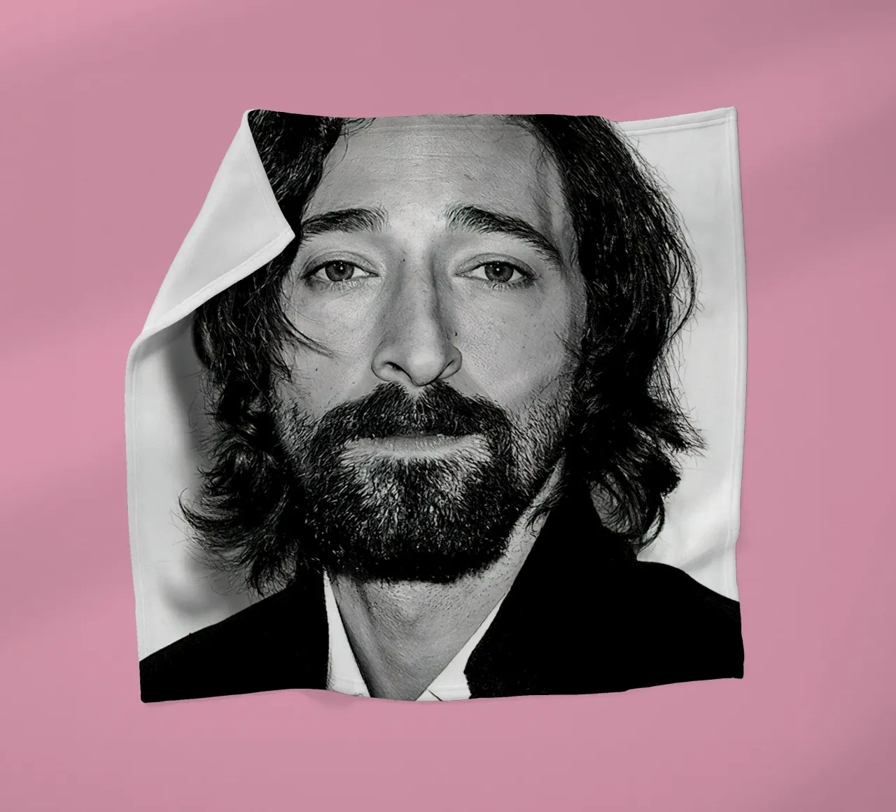 Adrien Brody d'epoca coperta in pile da Beth Pop Culture