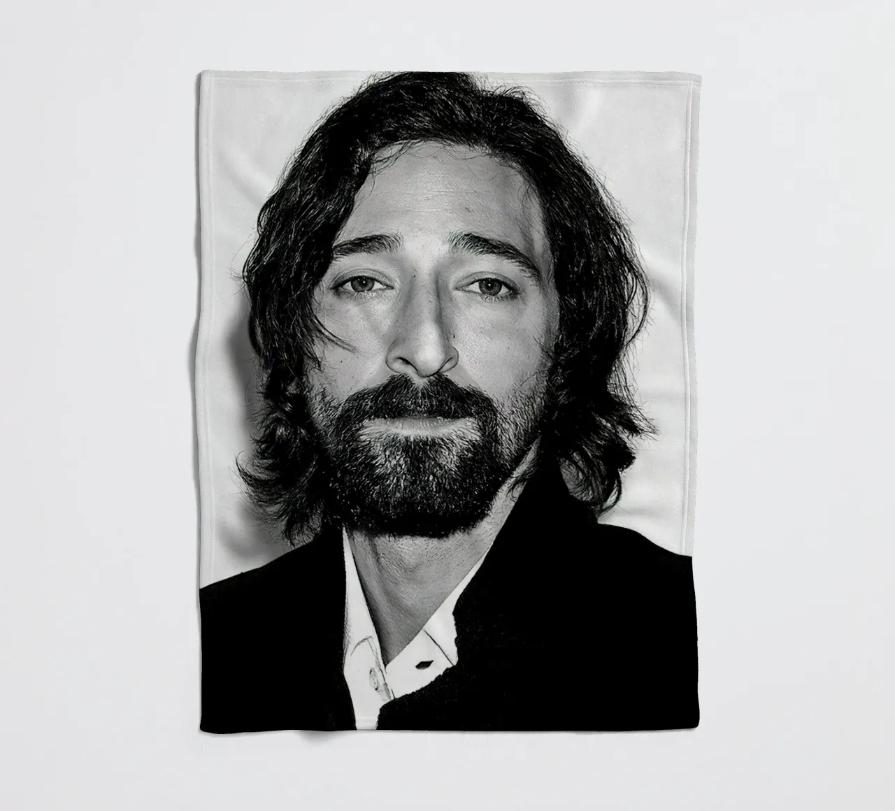 Adrien Brody d'epoca coperta in pile da Beth Pop Culture