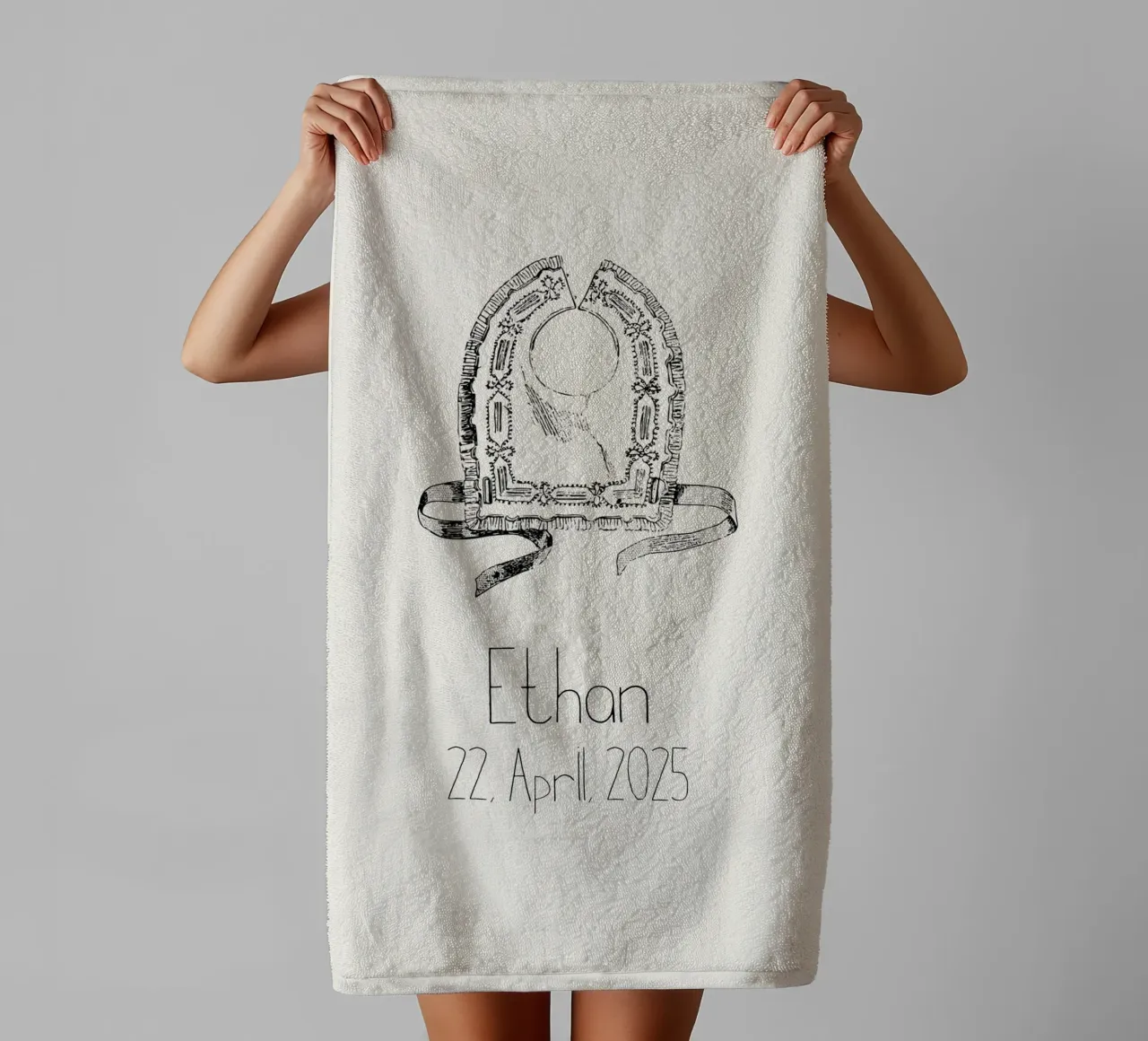 vintage slabbetje geboortedatum en naam in zwart en ecru badhanddoek van Art by Susana Miranda ilustración