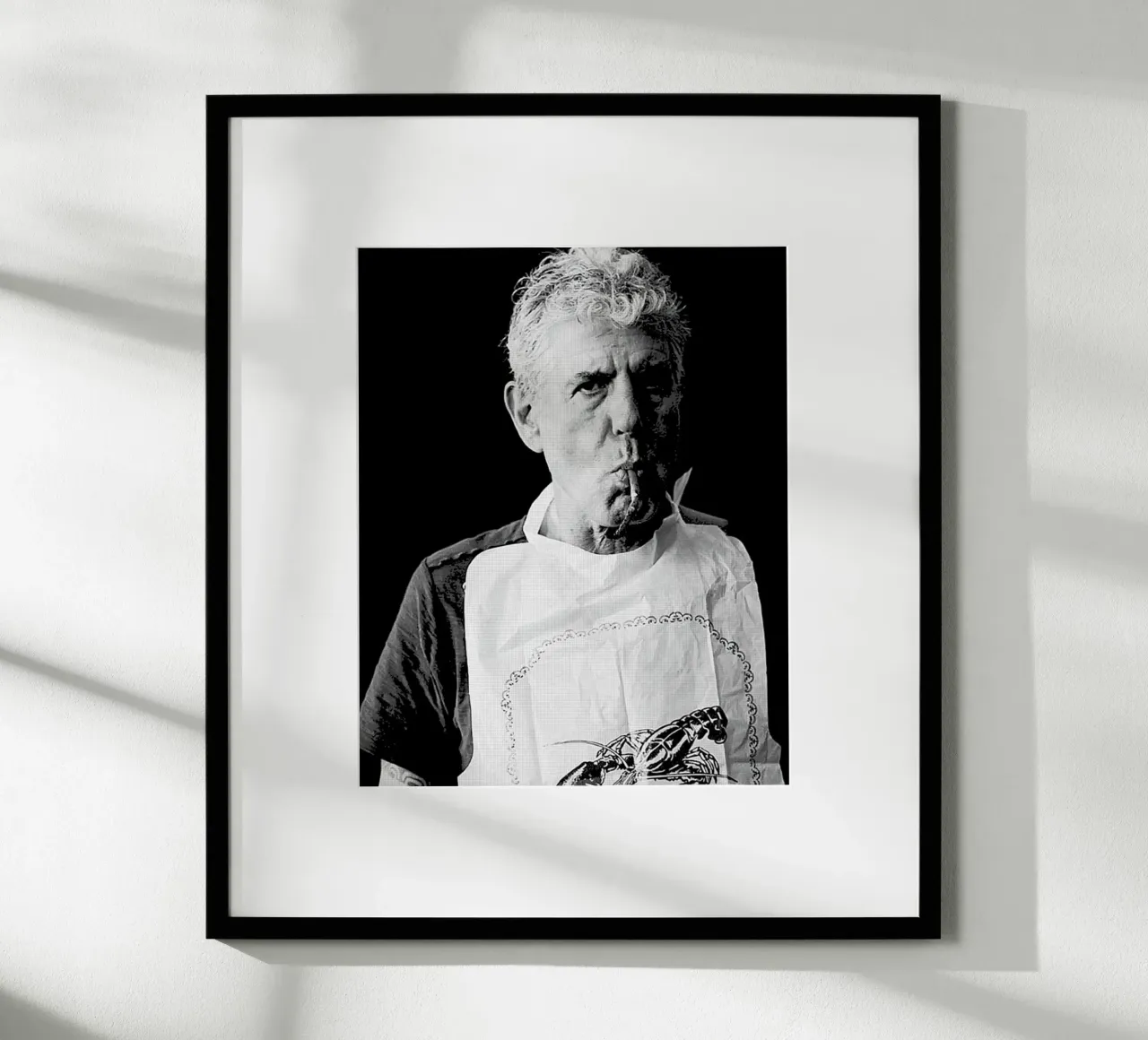 Anthony Bourdain comiendo langosta hahnemühle de Beth Pop Culture