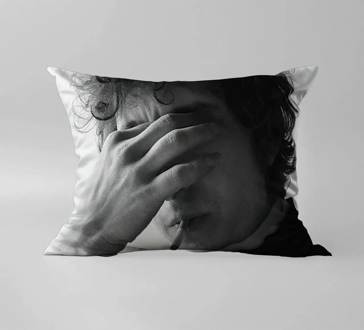 Bob Dylan Nr.2 Kissen von Beth Pop Culture