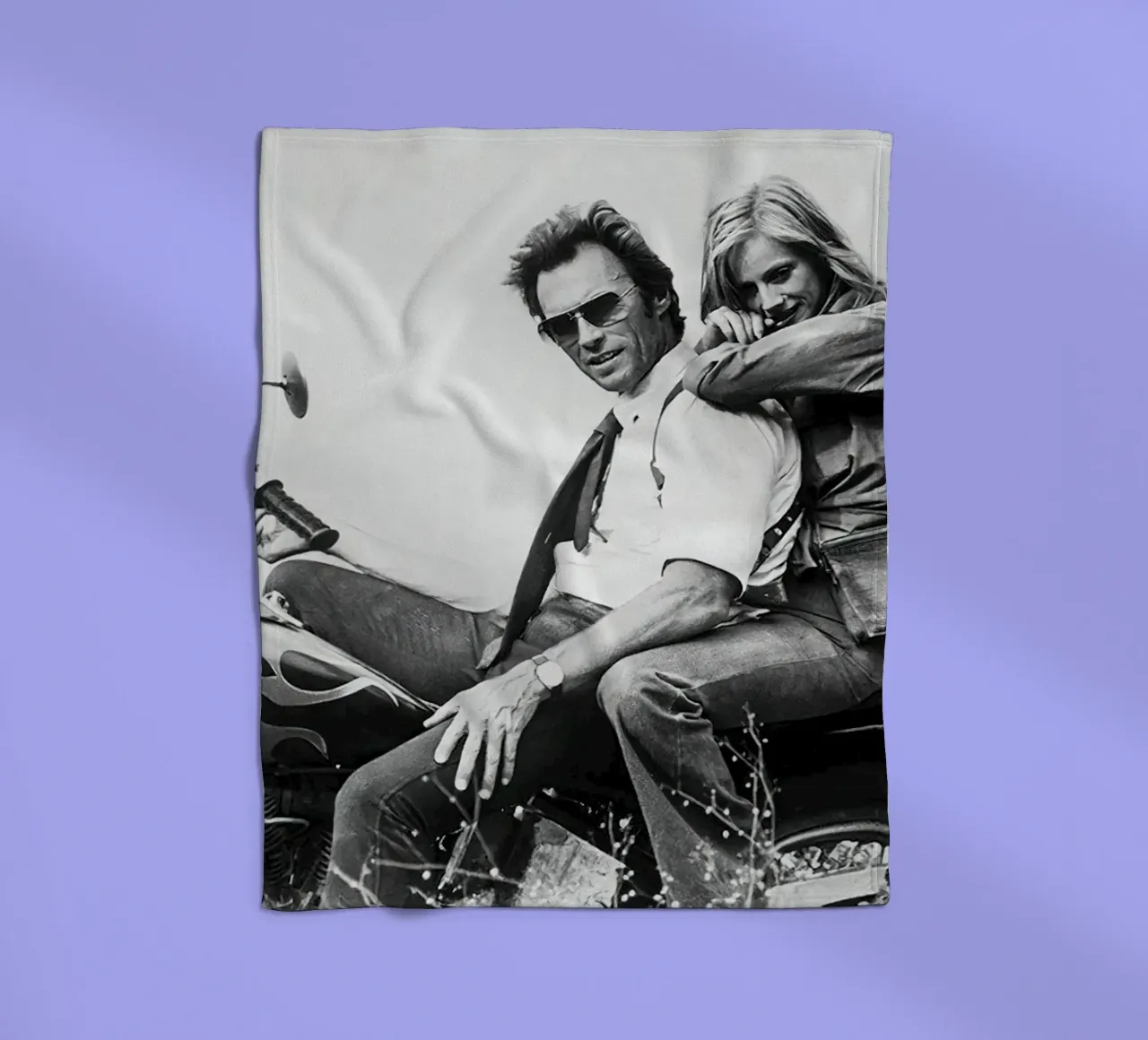 Classico di Clint Eastwood e Sondra Locke coperta in pile da Beth Pop Culture