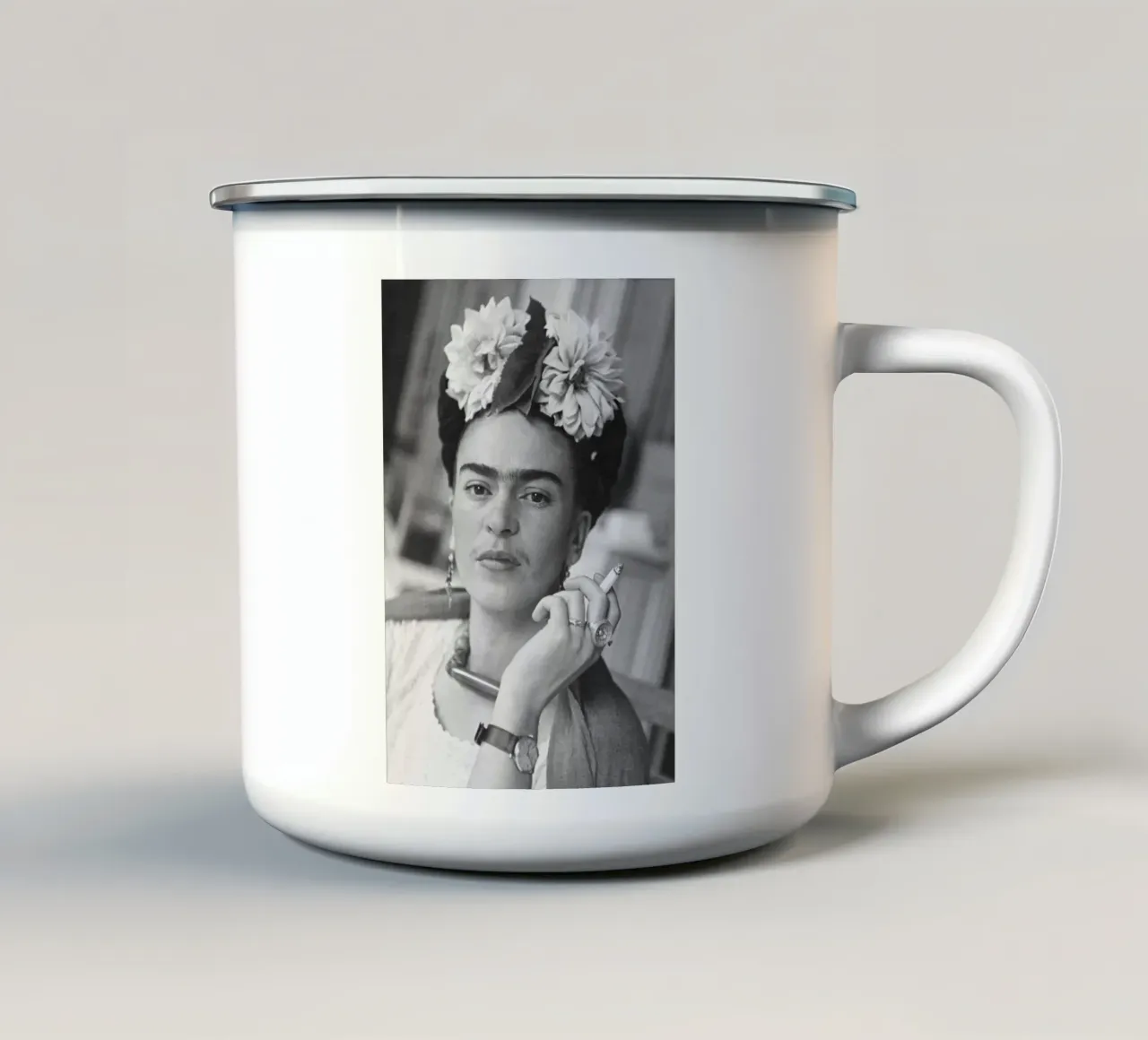 Smoking Frida Kahlo tazza in smalto da Beth Pop Culture