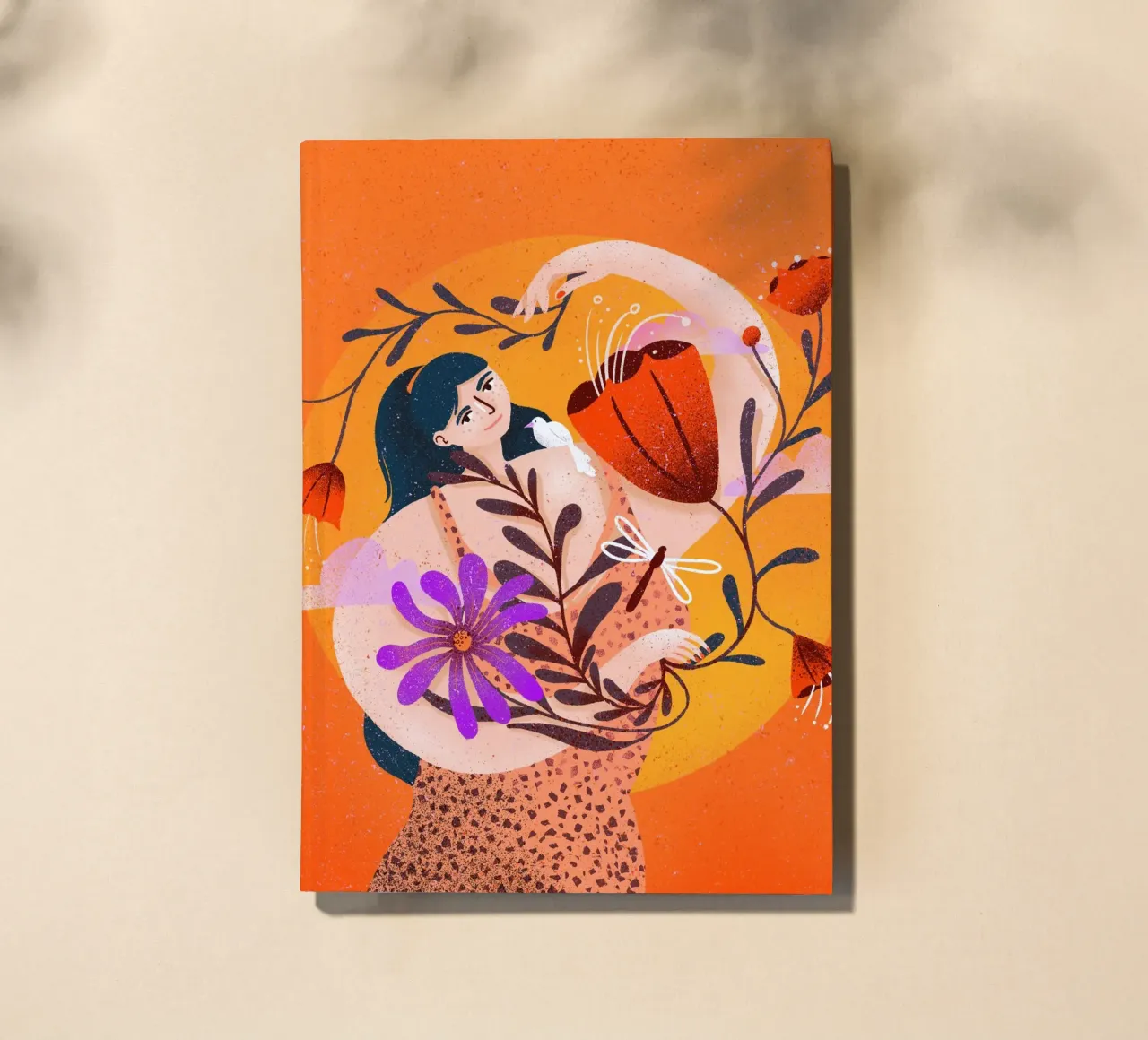 Femme joyeuse avec des fleurs devant le soleil carnet de notes de Bold & Beautiful