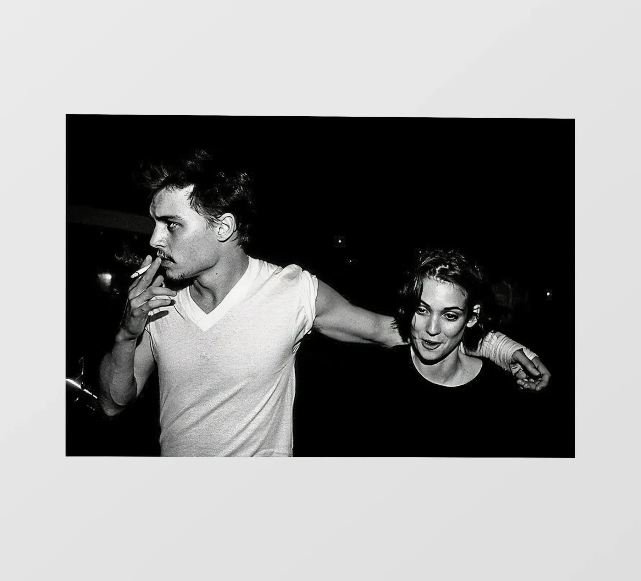 Johnny Depp e Winona Ryder in un classico pellicola backlit da Beth Pop Culture