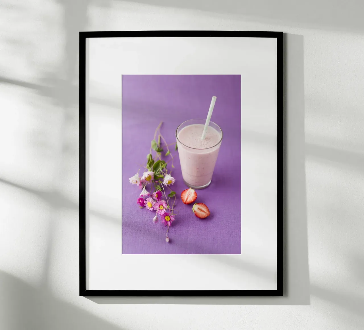 Frullato di fragole con fiori carta hahnemühle da foodphotolove