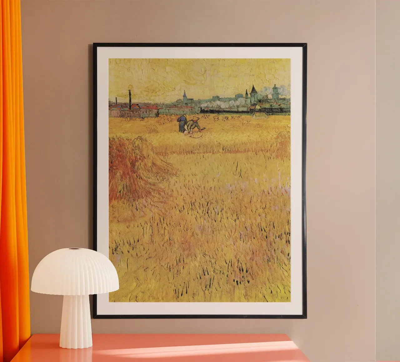 Champ de blé avec vue sur Arles de Vincent van Gogh poster avec cadre en plastique de Van Gogh Prints