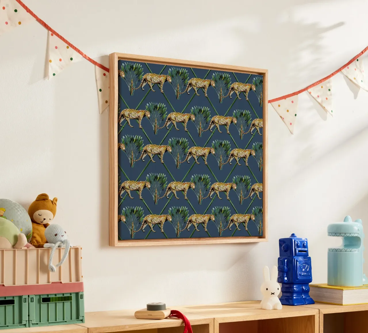 Panther Palm Leinwand mit Schattenfugenrahmen von Femke Zwaan