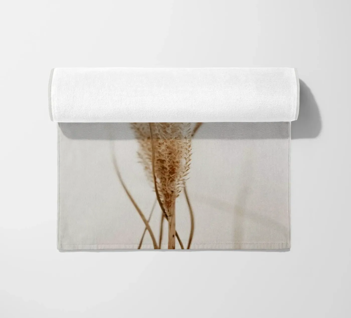 Decorative Fluff strandhanddoek van Sebastian Hilgetag