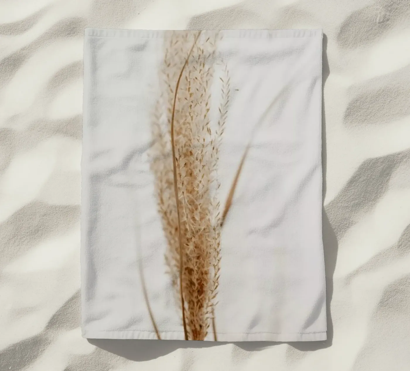 Decorative Fluff strandhanddoek van Sebastian Hilgetag