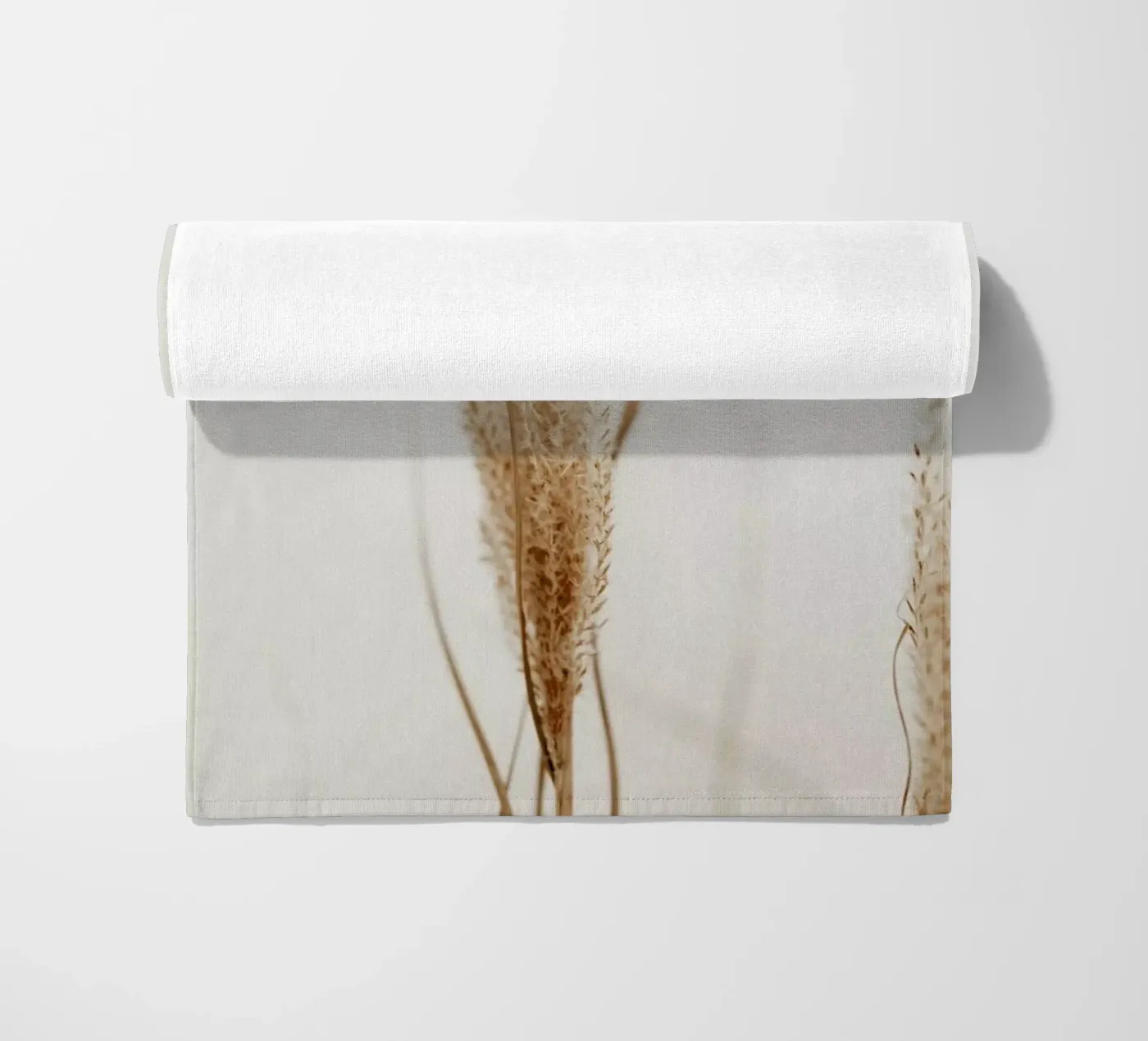 Decorative Fluff strandhanddoek van Sebastian Hilgetag