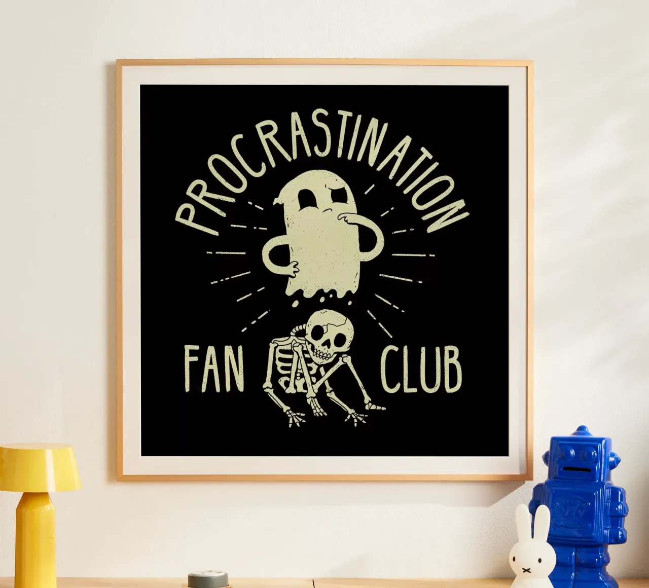 Procrastinate poster con telaio in legno da DinoMike