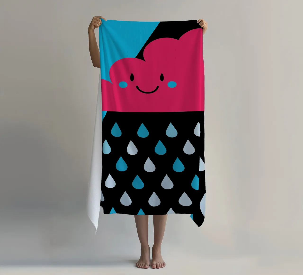 Regenwolken strandhanddoek van LOOK DIFFERENT