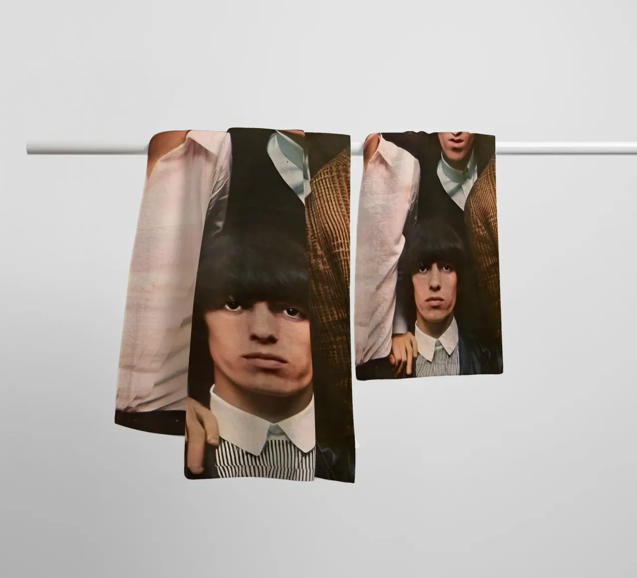 The Rolling Stones 90s Handtuch von Low poly art