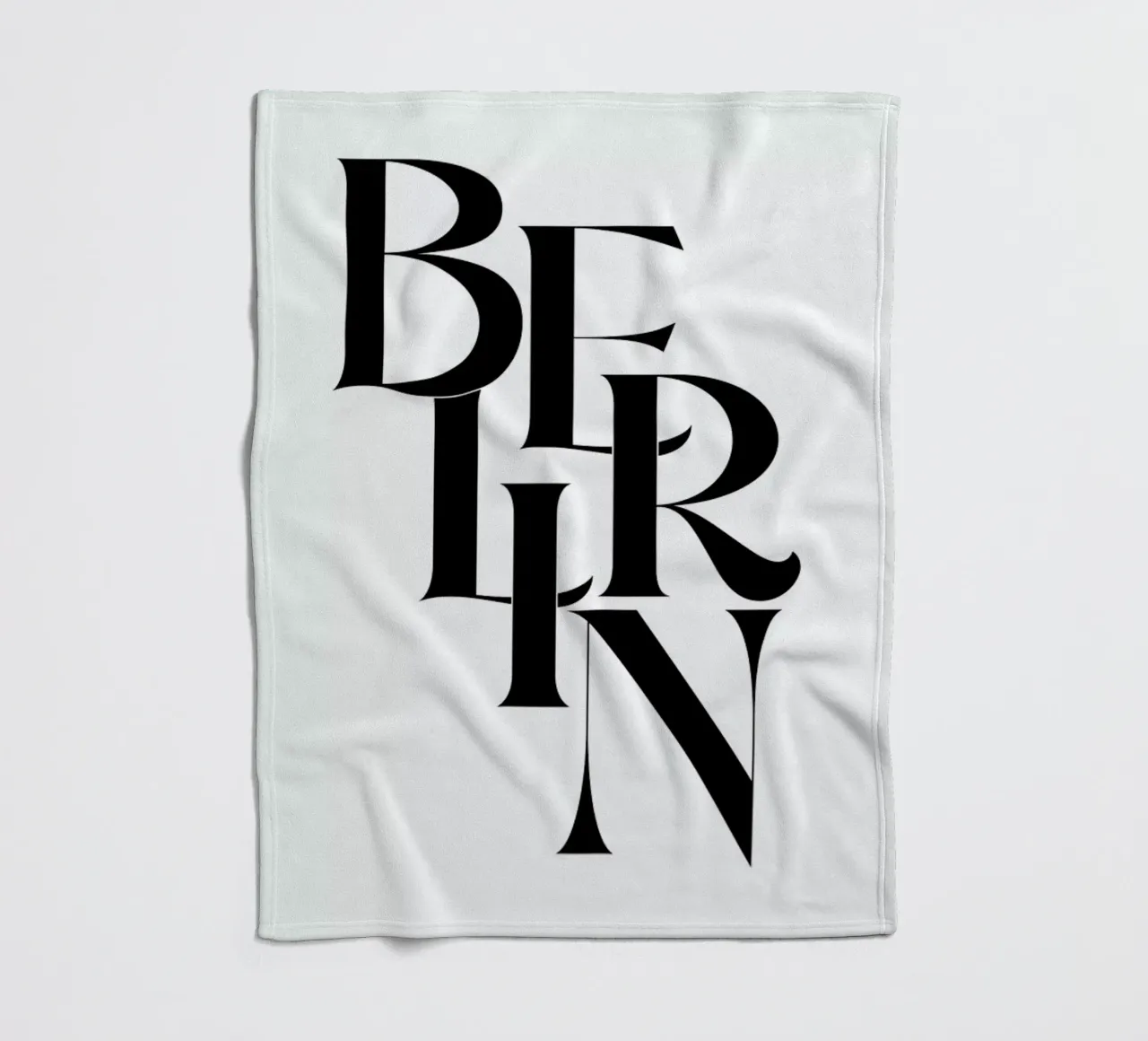 Berlin Fleecedecke von Studio One