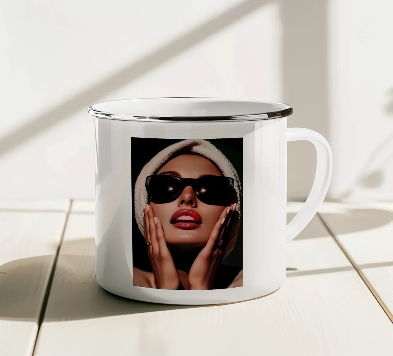 belle donne con gli occhiali tazza in smalto da BlogSawoo