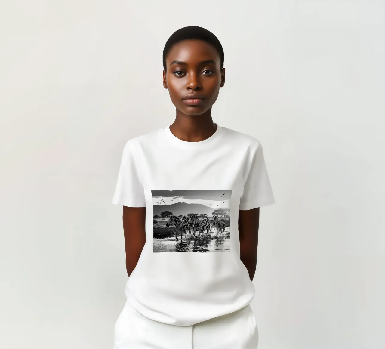 Troupeau de zèbres. Noir et blanc t-shirt da Thierry vobmann photography