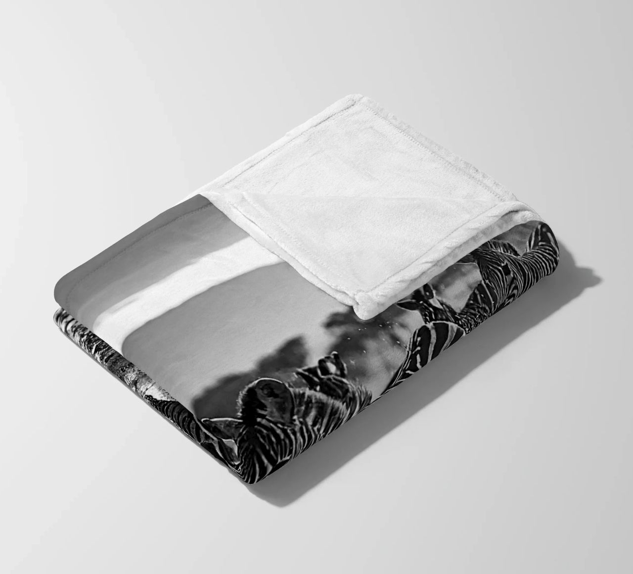 Troupeau de zèbres. Noir et blanc coperta in pile da Thierry vobmann photography