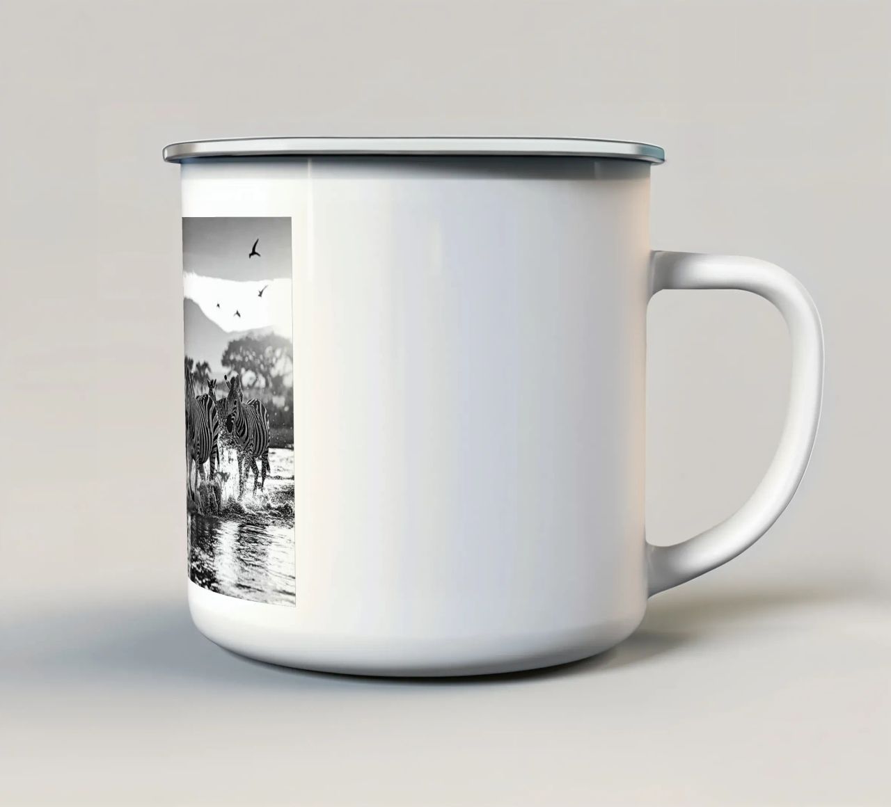 Troupeau de zèbres. Noir et blanc tazza in smalto da Thierry vobmann photography