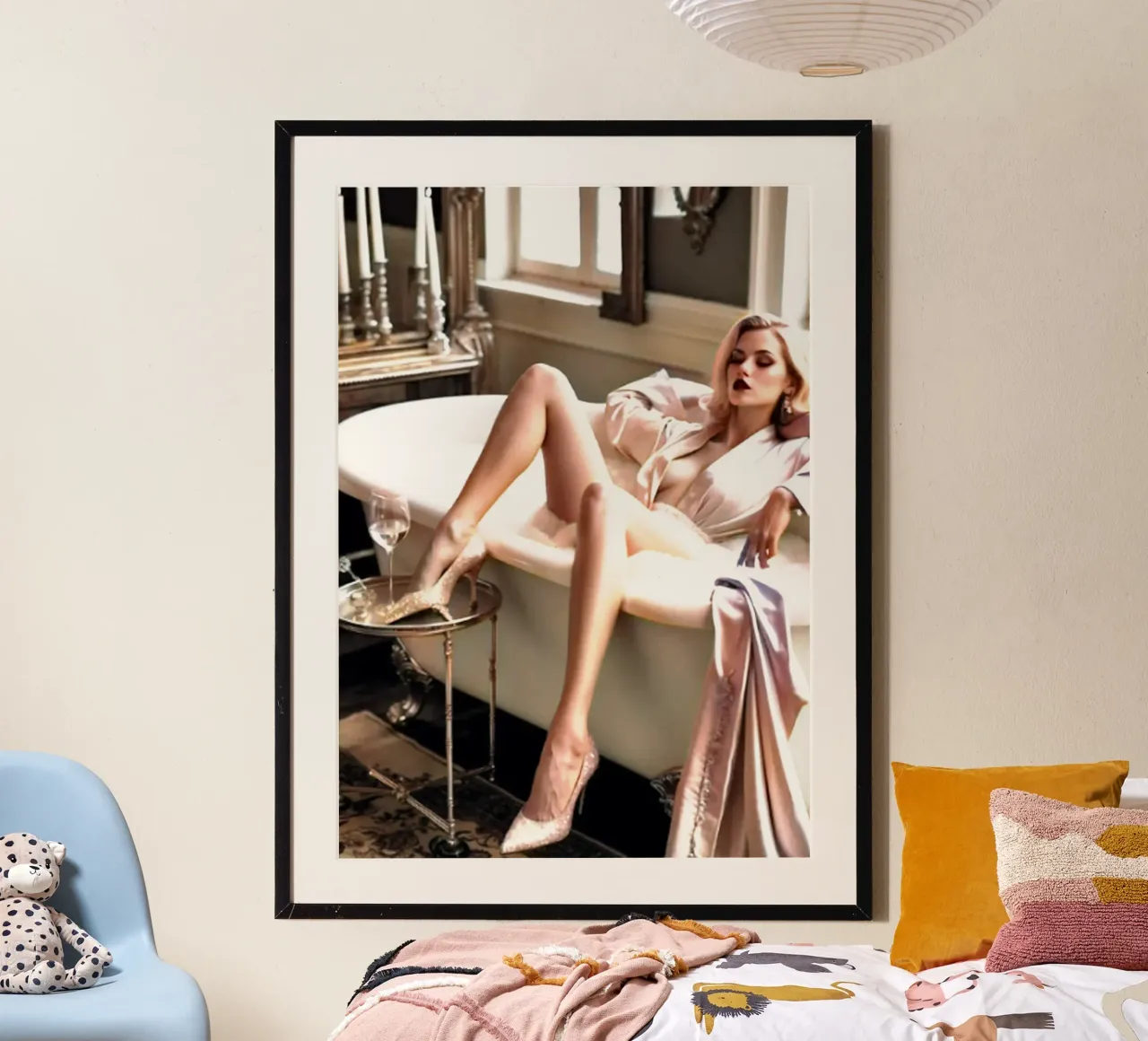 Donna nella vasca da bagno poster con telaio in plastica da BlogSawoo