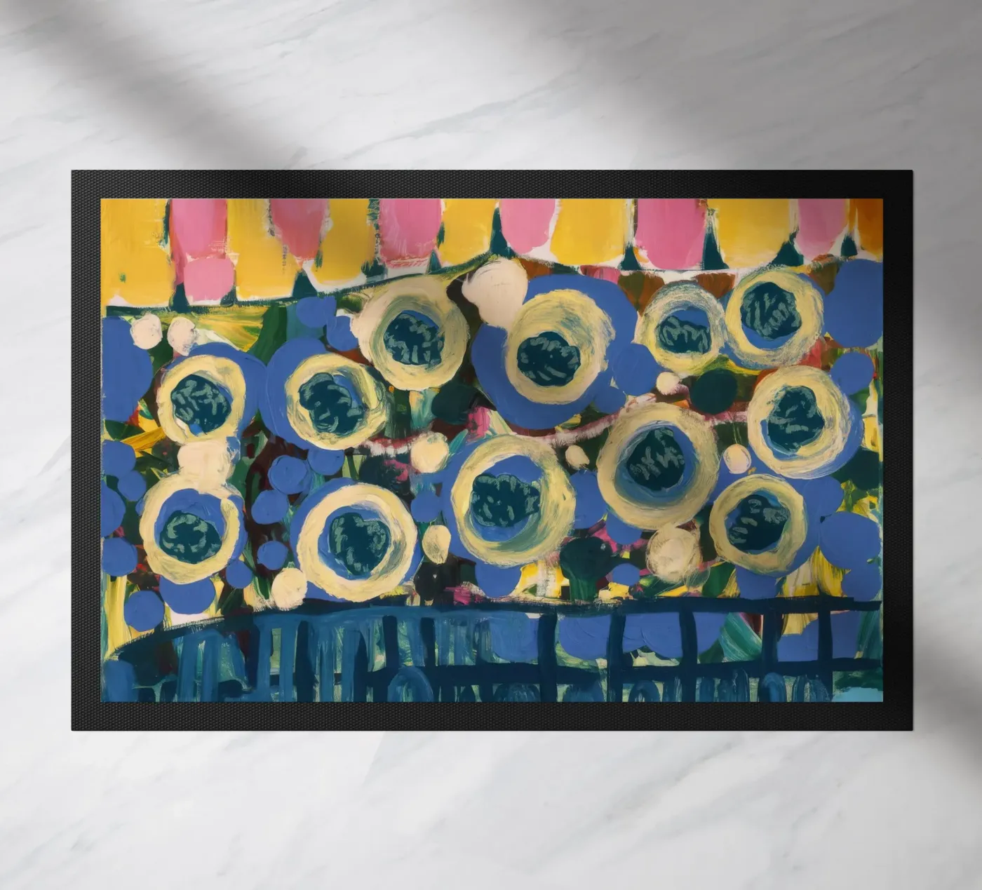 Ockerfarbene Schildreihen Fußmatte von Sublime Layers