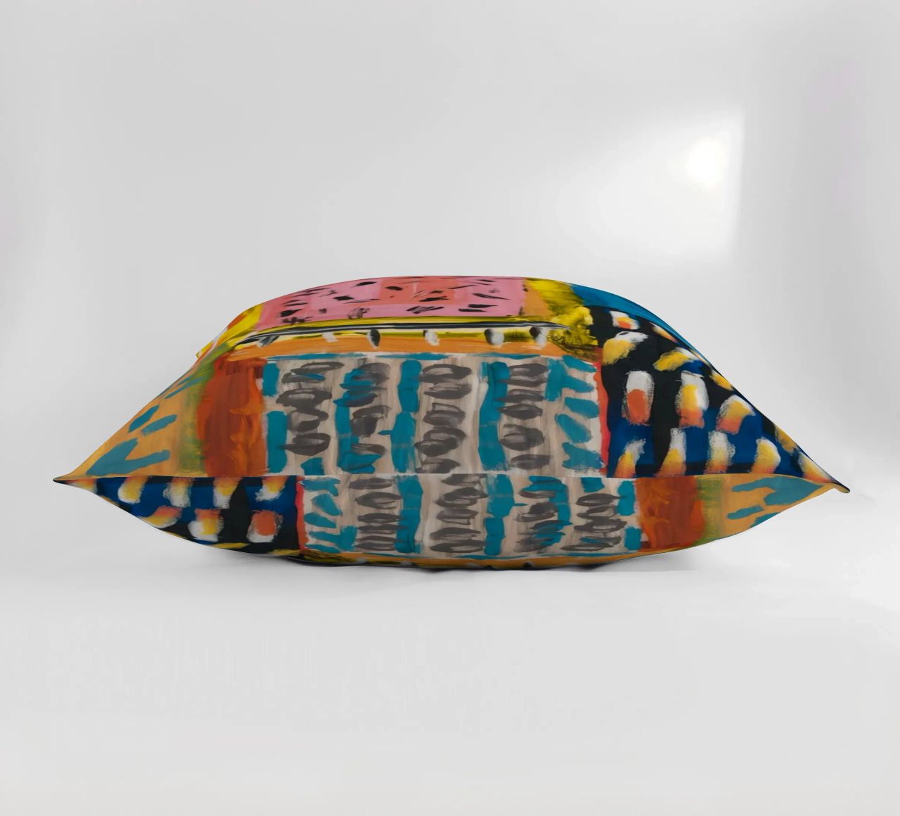 Patchwork a tinte mosaico cuscino da Sublime Layers