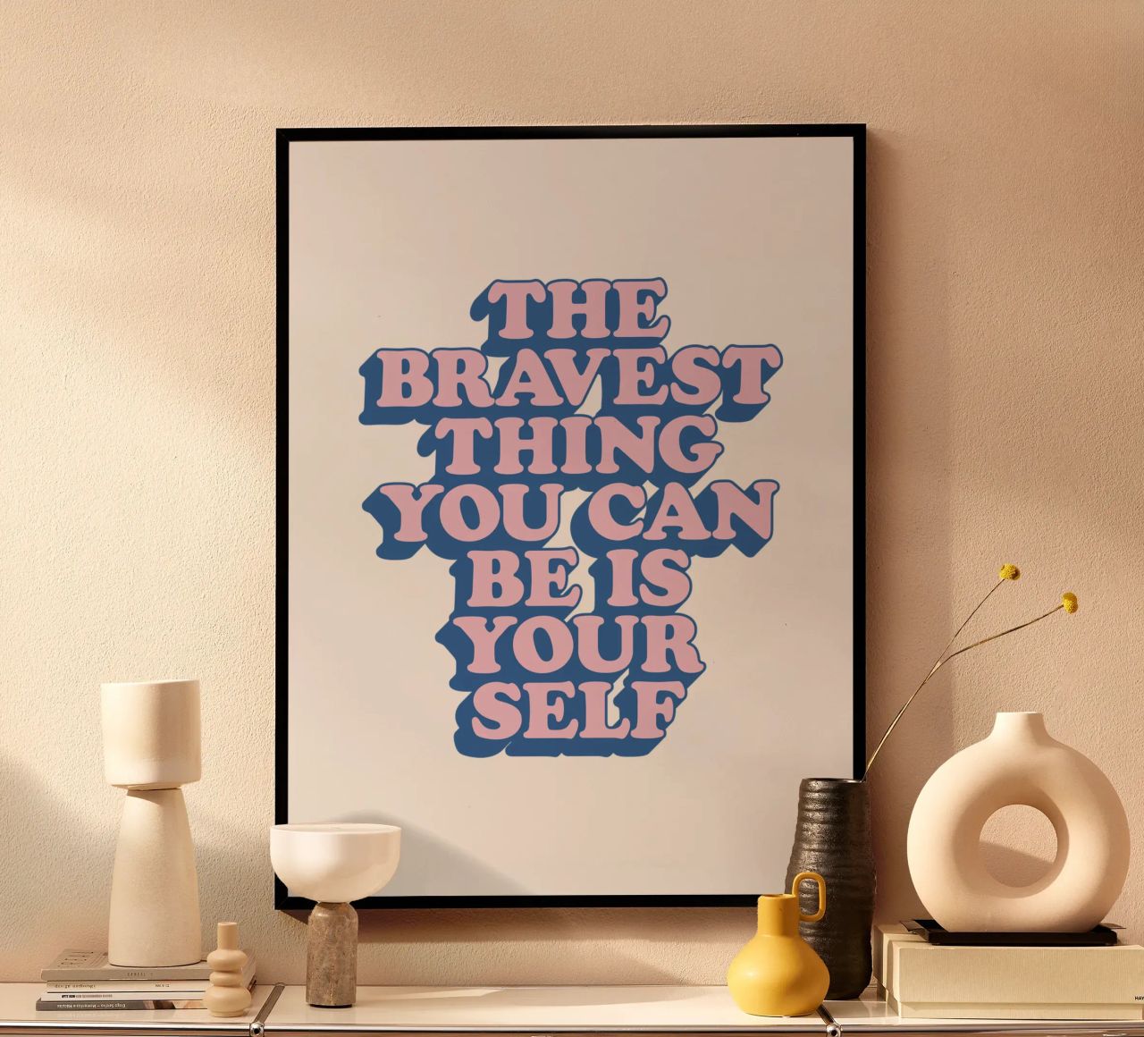 La cosa più coraggiosa che puoi essere è te stesso Stampa tipografica carta hahnemühle da THE MOTIVATED TYPE