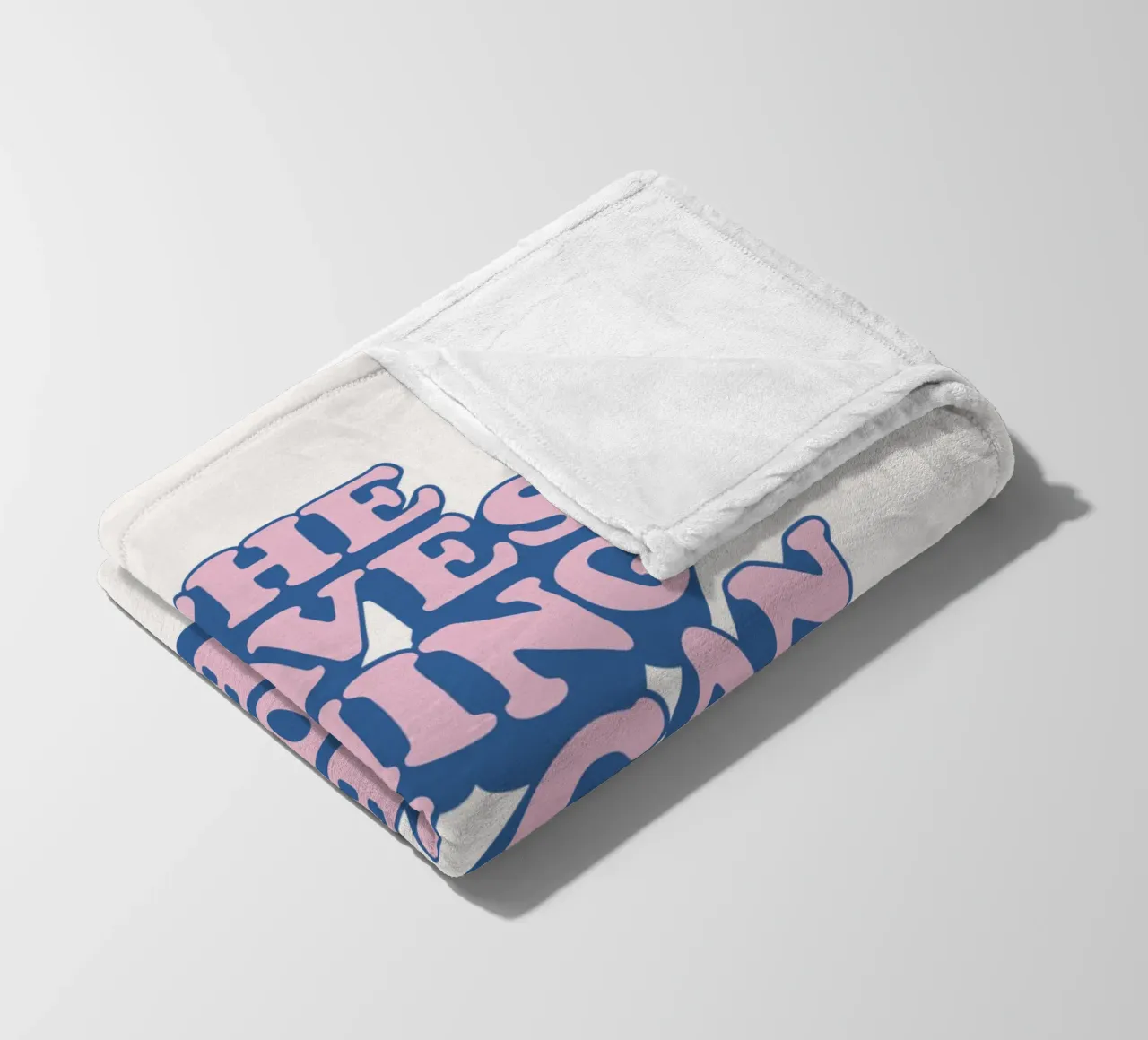 La cosa più coraggiosa che puoi essere è te stesso Stampa tipografica coperta in pile da THE MOTIVATED TYPE