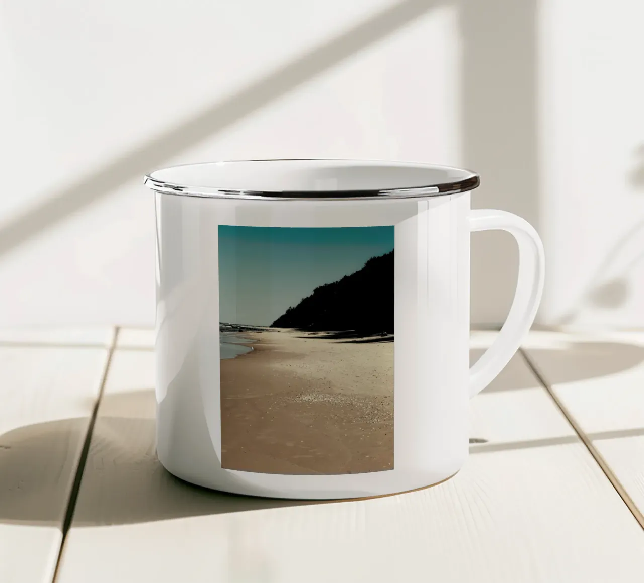 Beach Side tazza in smalto da Sebastian Hilgetag