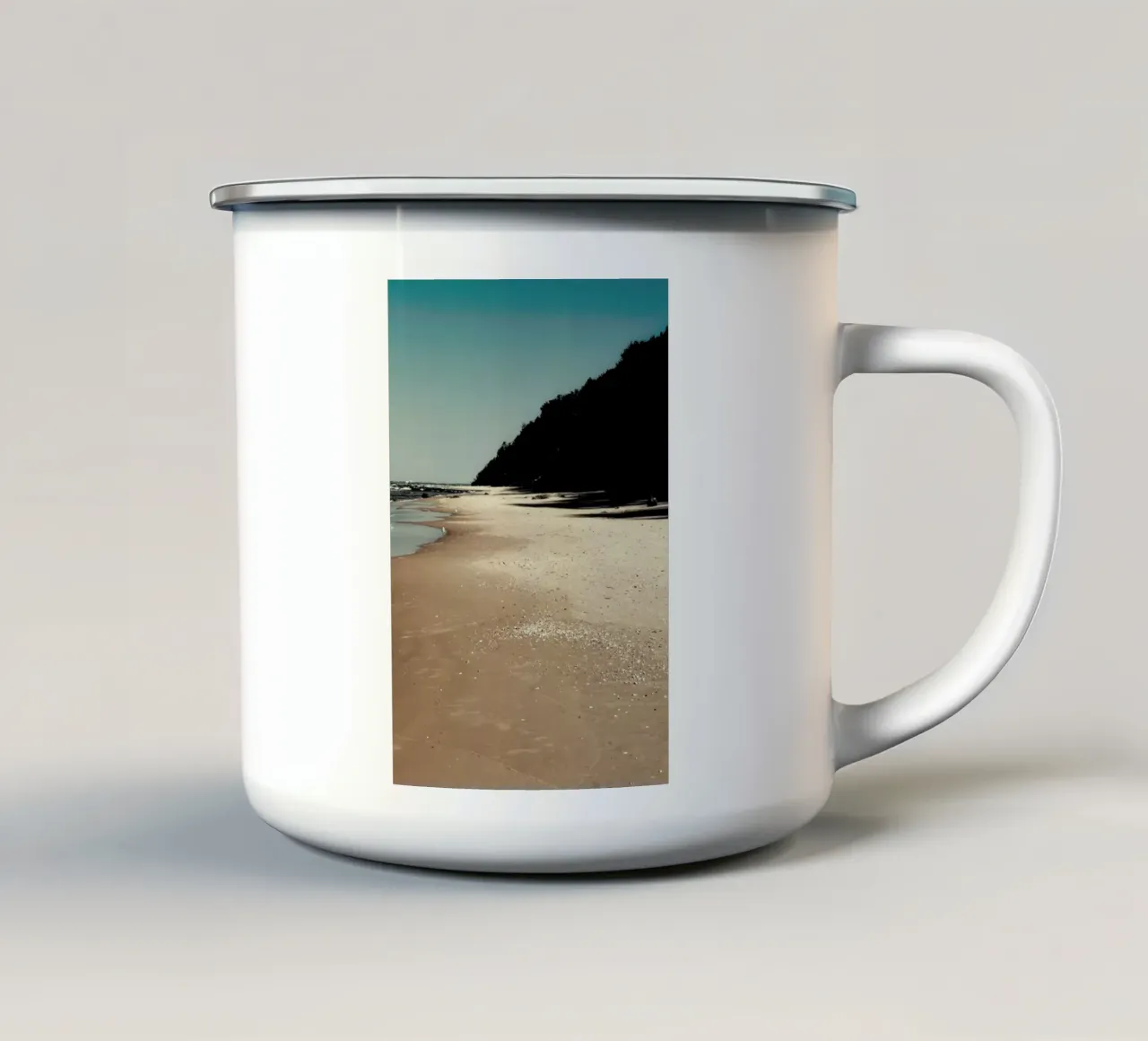 Beach Side tazza in smalto da Sebastian Hilgetag