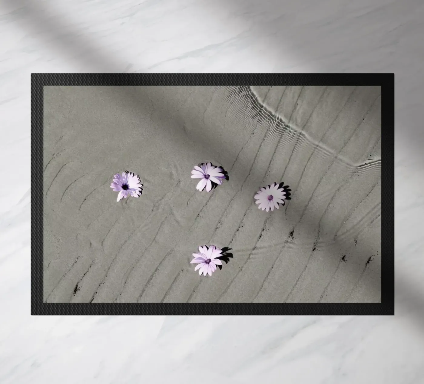 Daisies Fußmatte von George Griefy