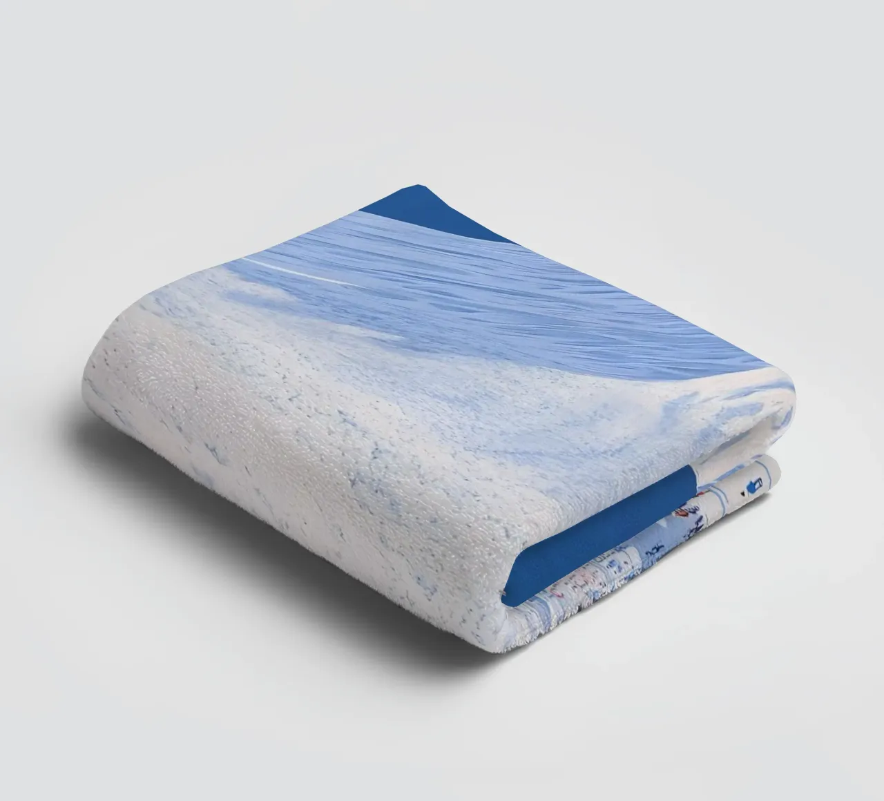 Snowy Mount Fuji asciugamano da bagno da Attaboy Dsgn