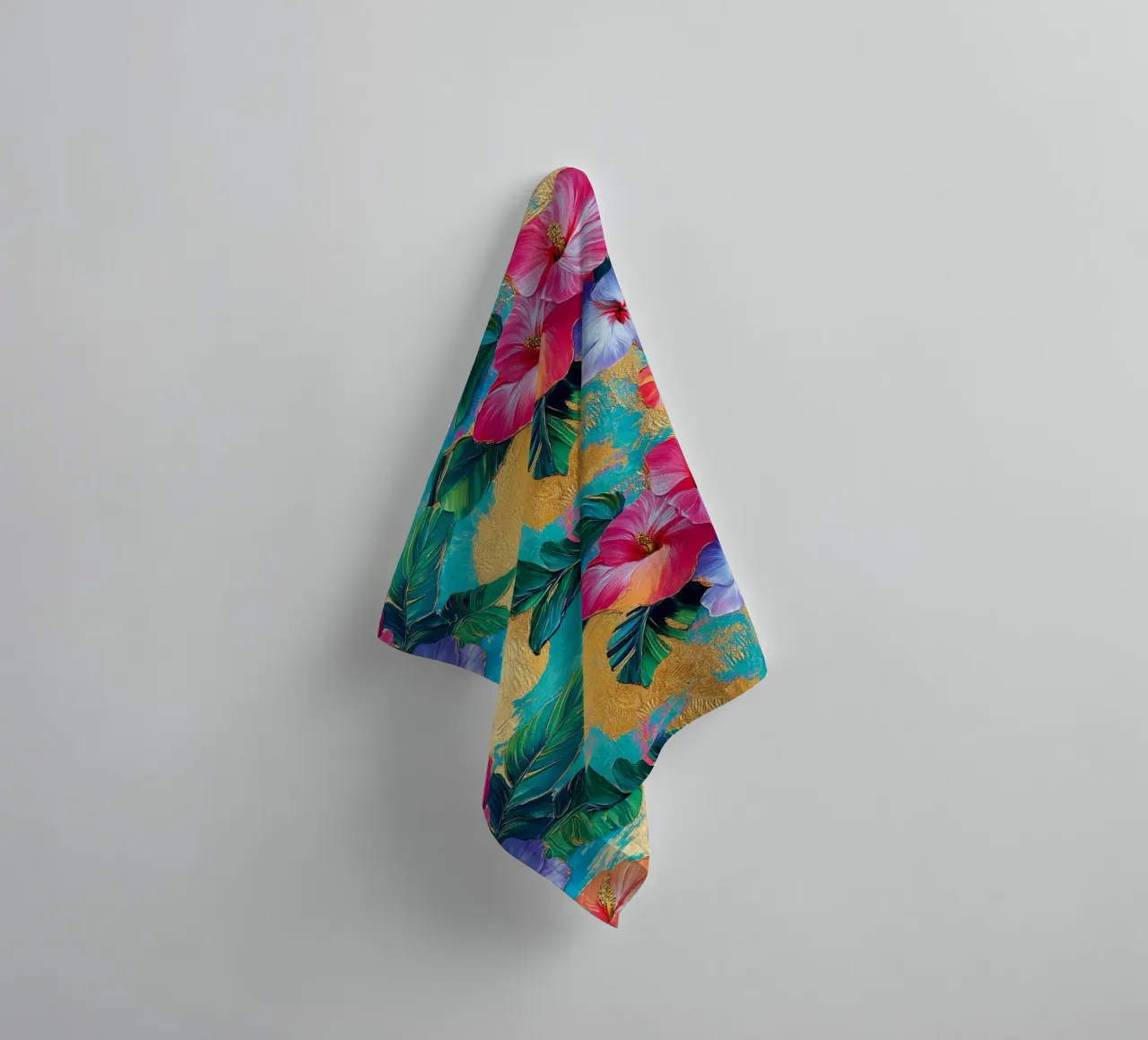 Vergoldete hawaiianische Blume Handtuch von Botanical Pattern House