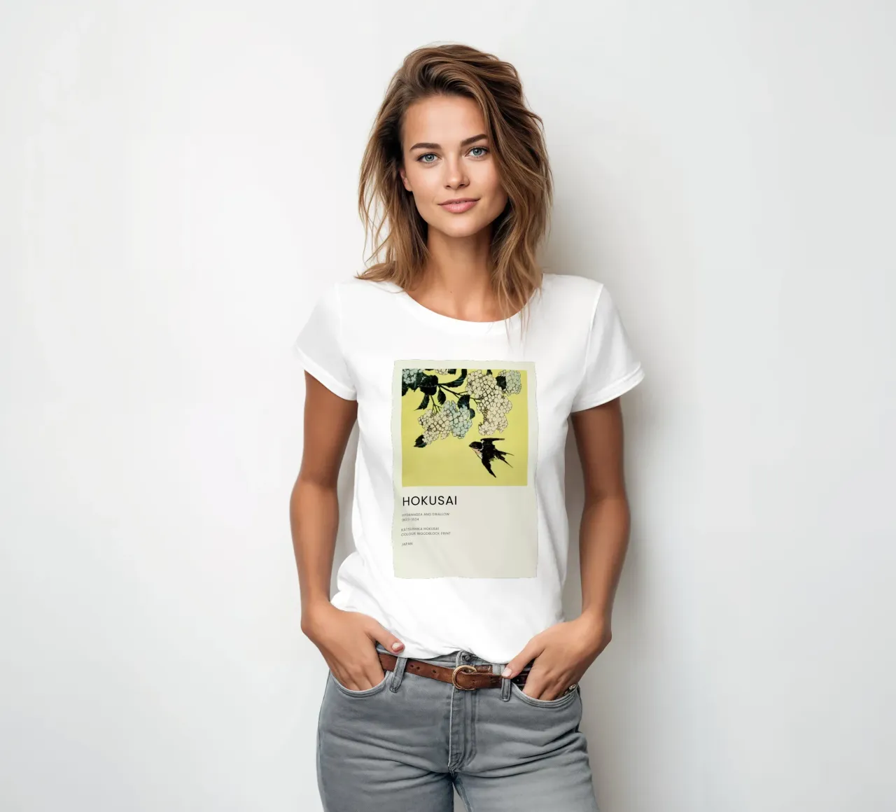 Hokusai - Hydrangea and Swallow t-shirt da donna da Vintage by JUNIQE