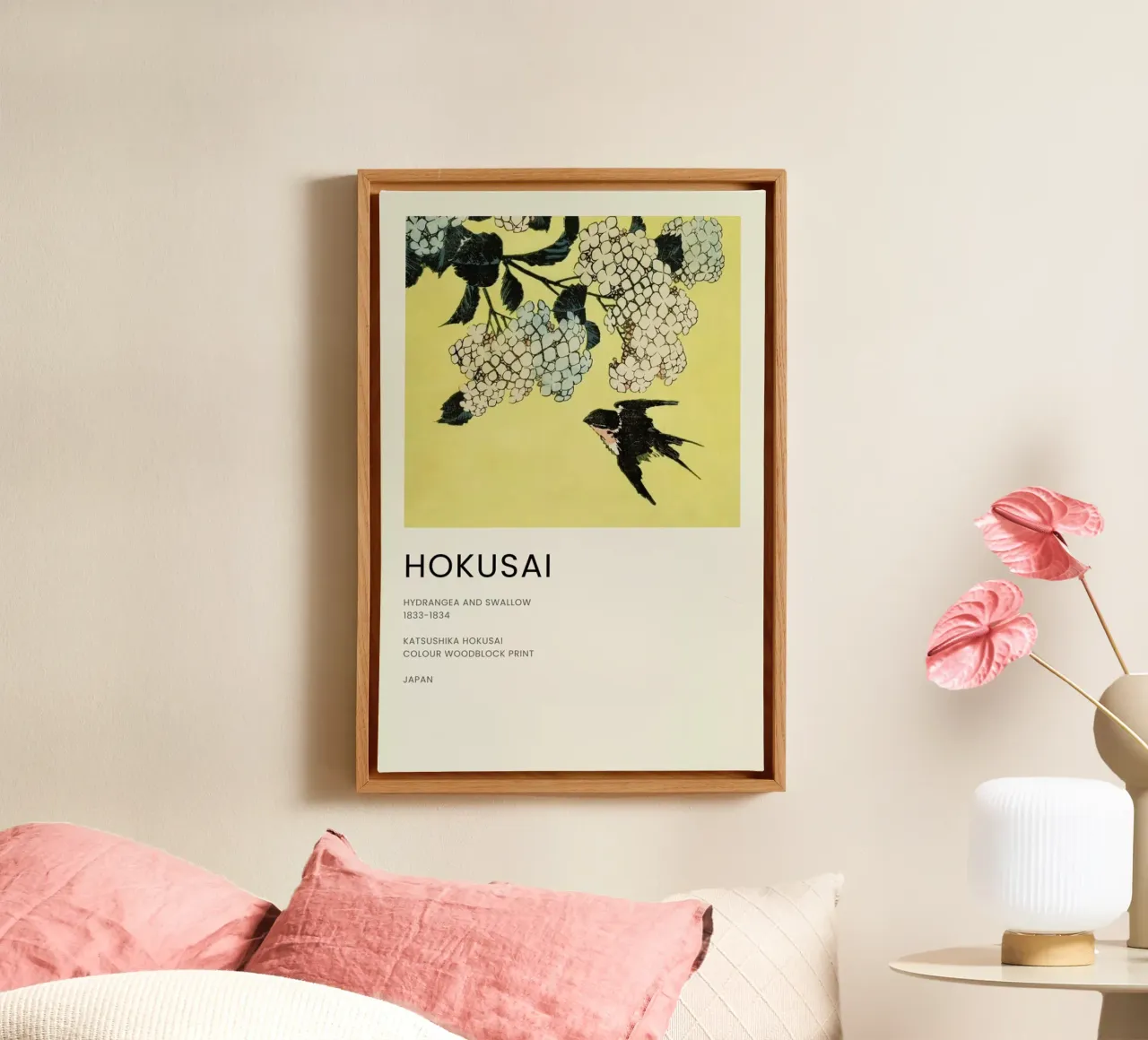 Hokusai - Hydrangea and Swallow tela con Cornice a cassetta da Vintage by JUNIQE