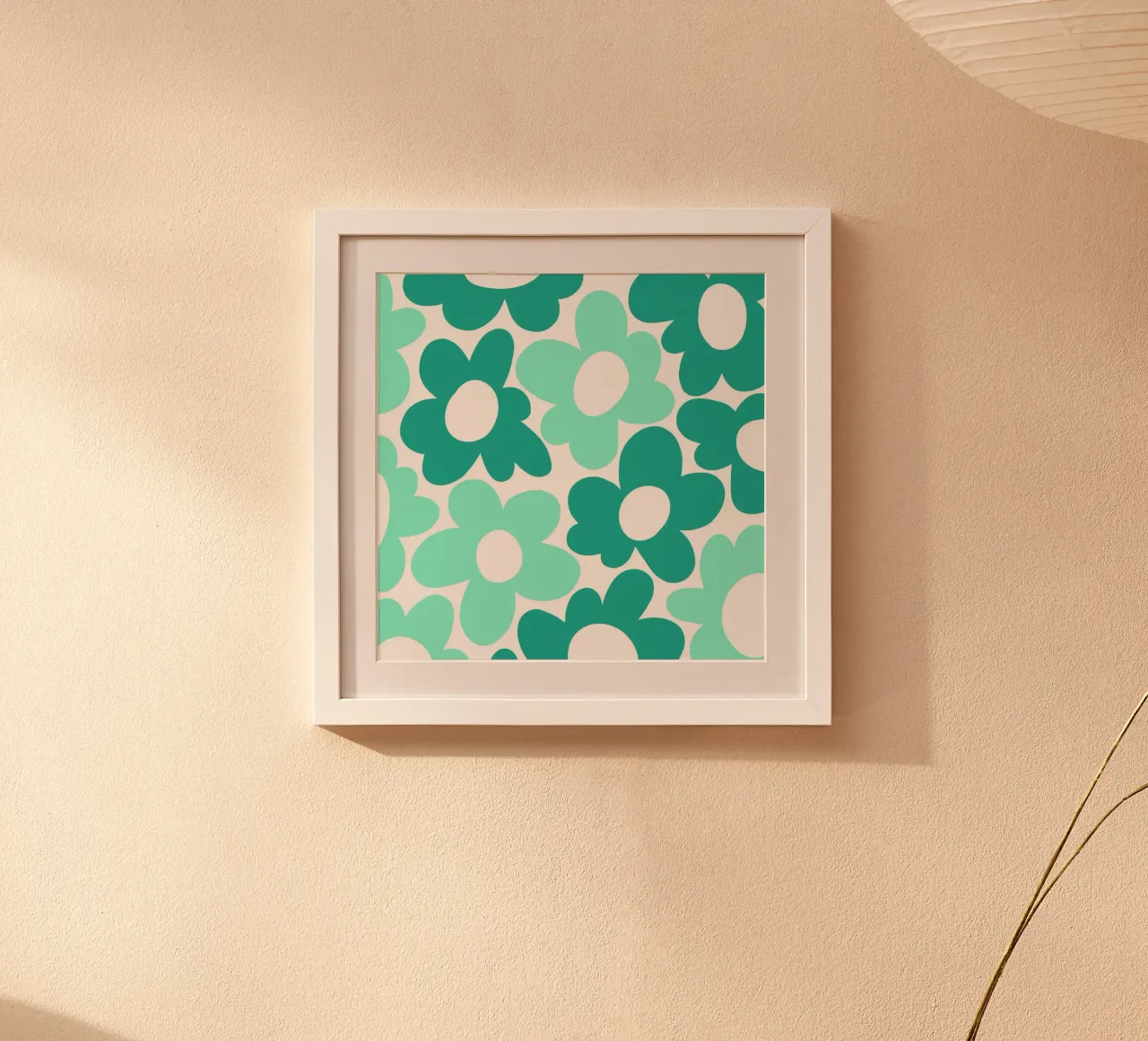 Potenza floreale minimalista in acqua e verde acqua poster con telaio in plastica da Happy Littles